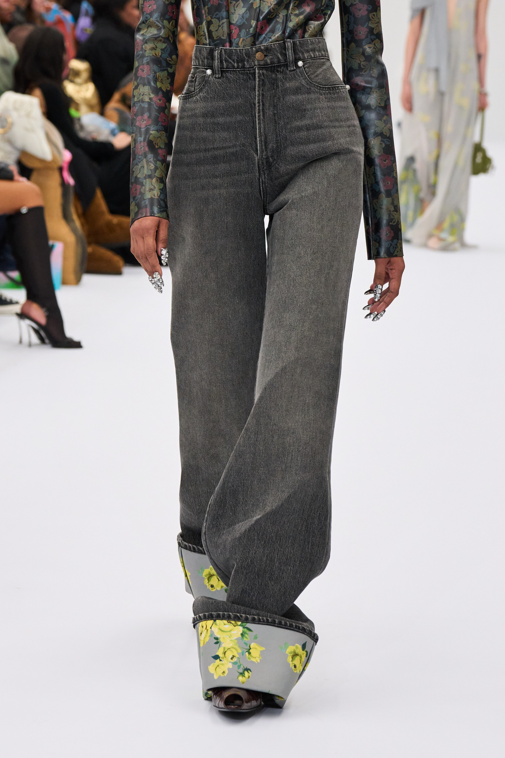 Acne Studios Spring 2025 Fashion Show Details