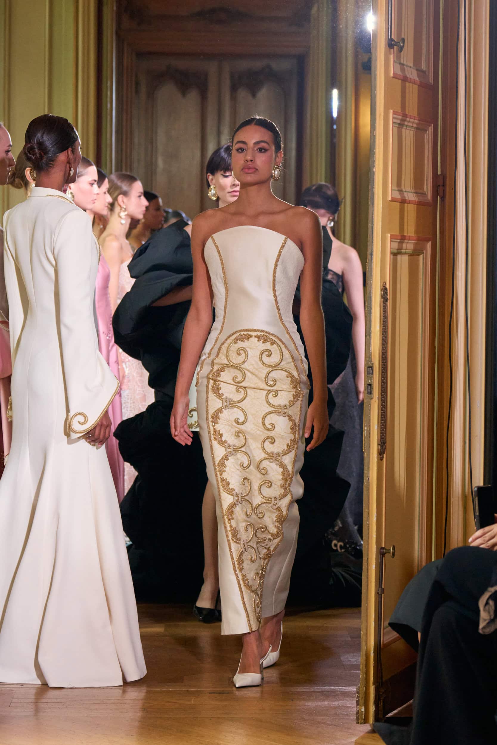 Dana Almulla Spring 2025 Fashion Show
