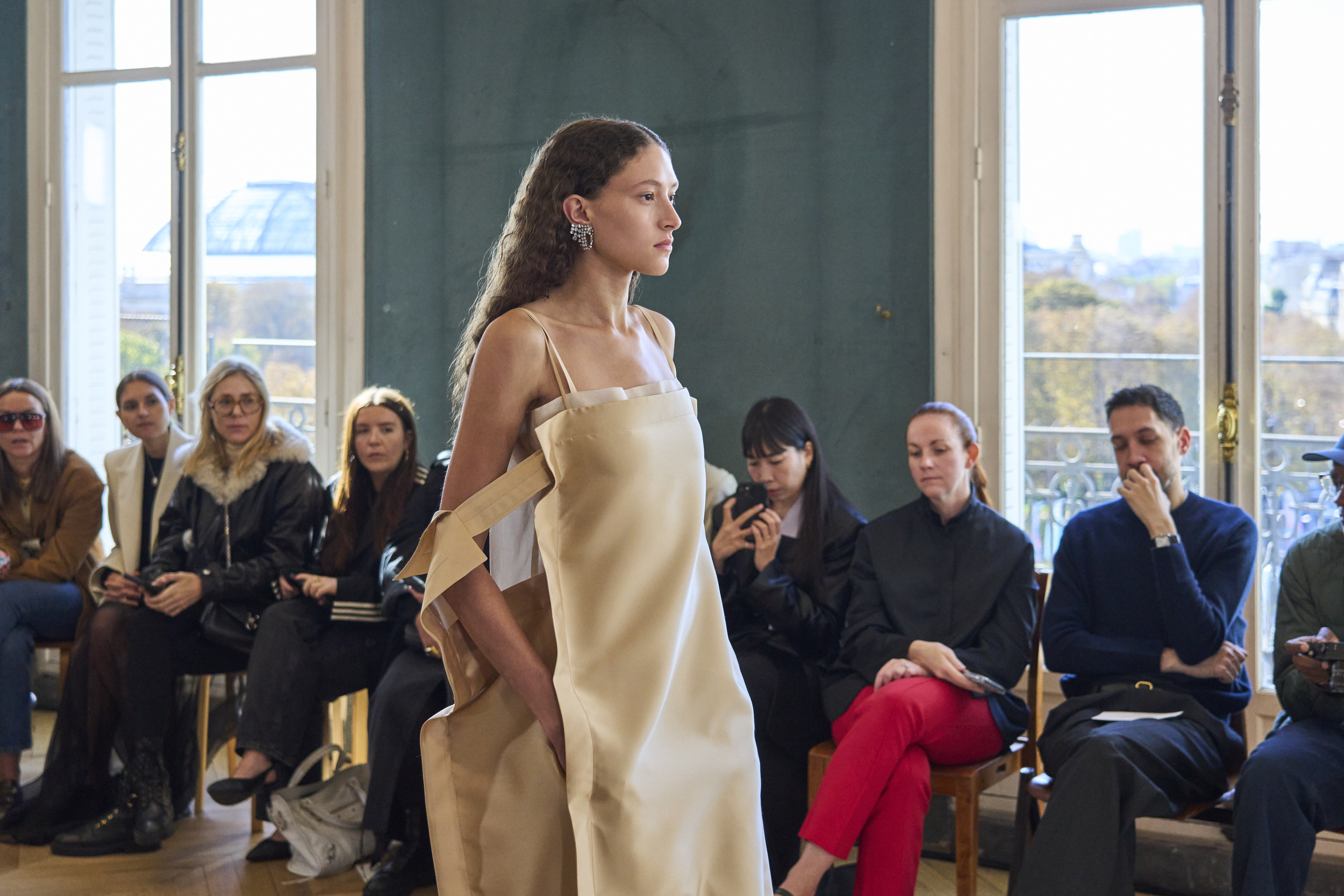 Carven Spring 2025 Fashion Show Atmosphere