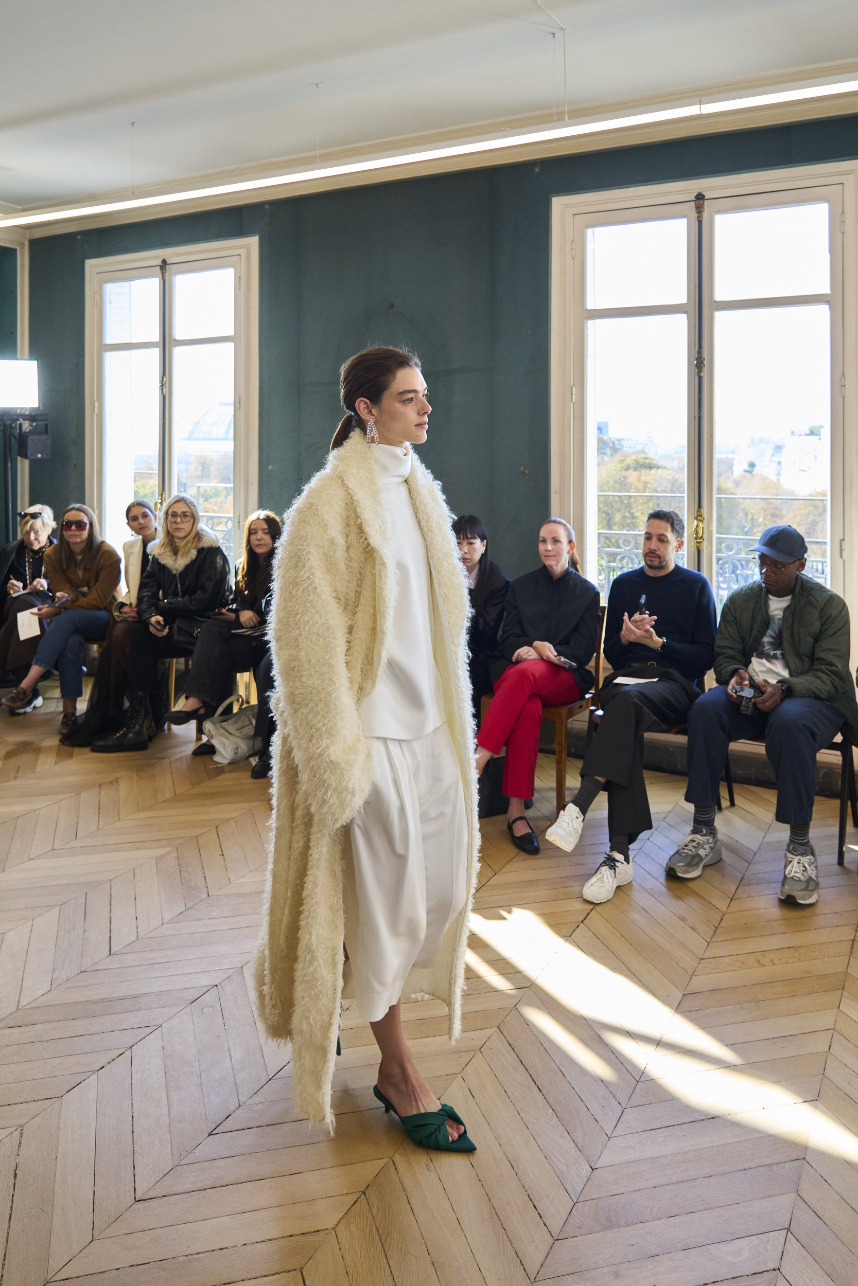 Carven Spring 2025 Fashion Show Atmosphere