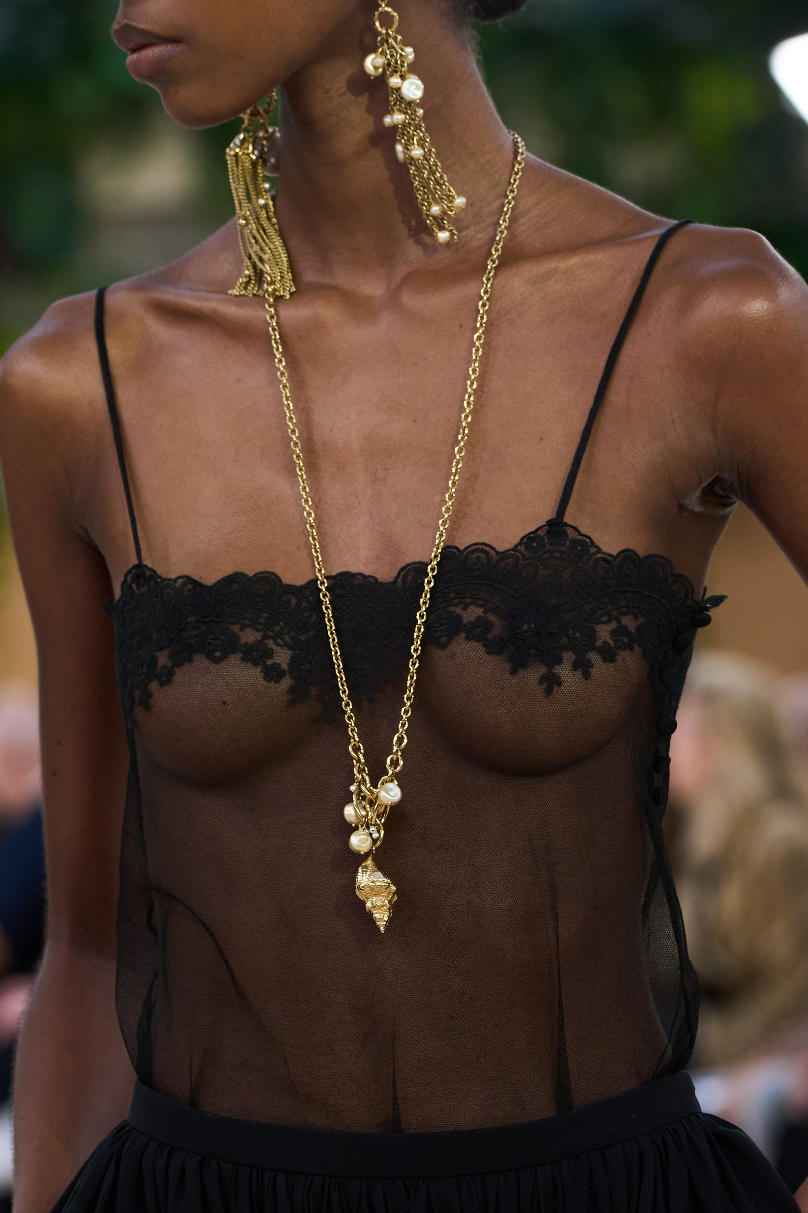 Chloe Spring 2025 Fashion Show Details