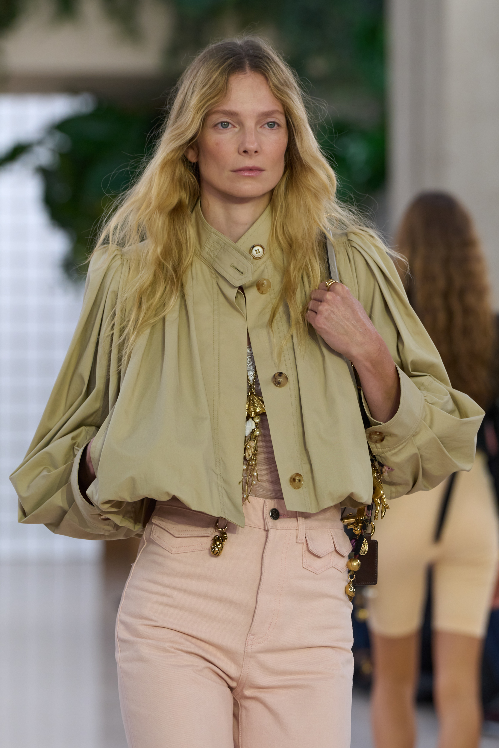 Chloe Spring 2025 Fashion Show Details