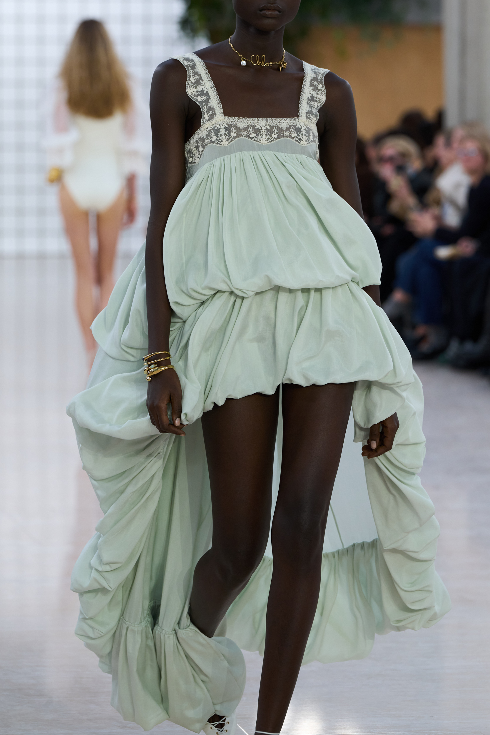 Chloe Spring 2025 Fashion Show Details