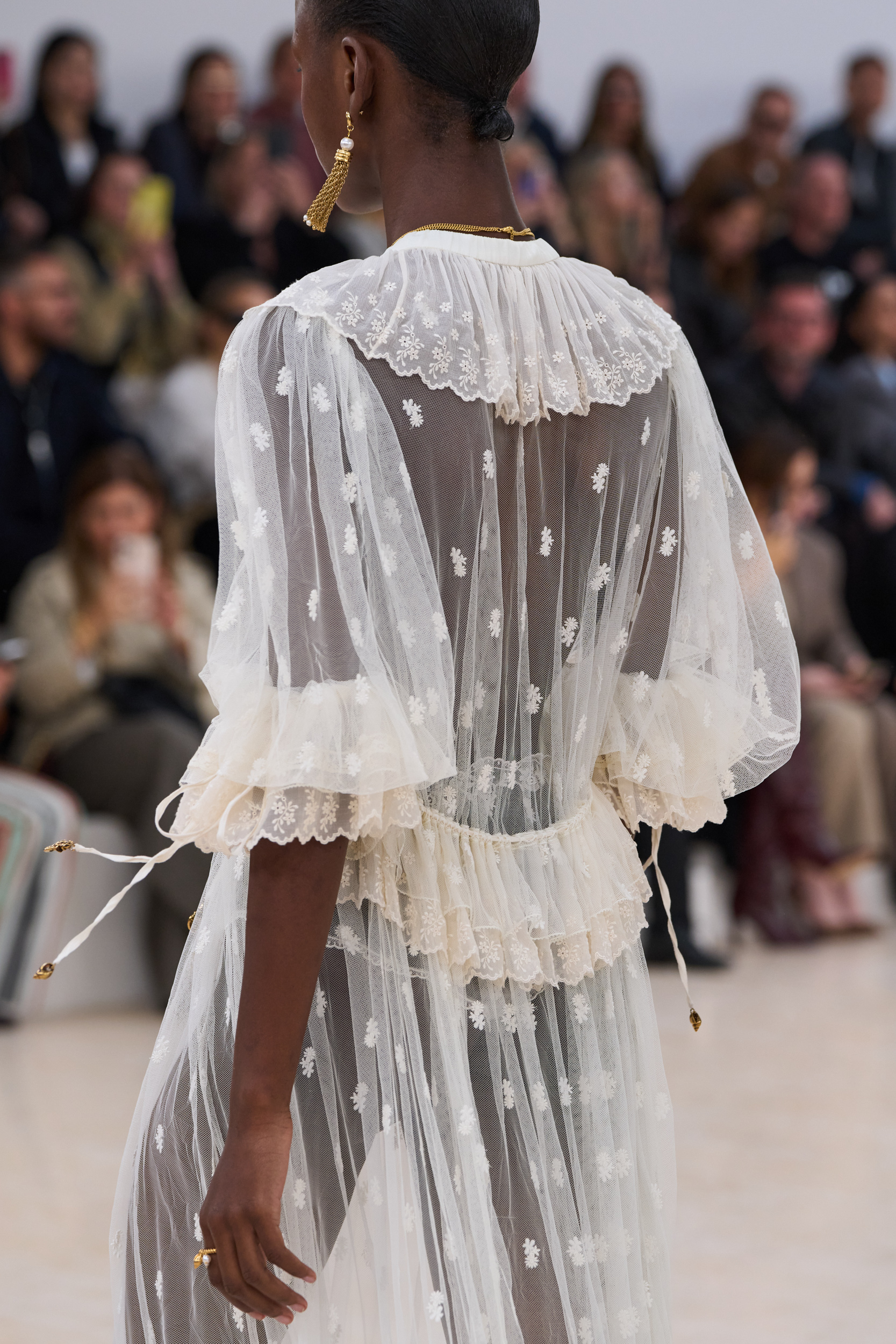 Chloe Spring 2025 Fashion Show Details