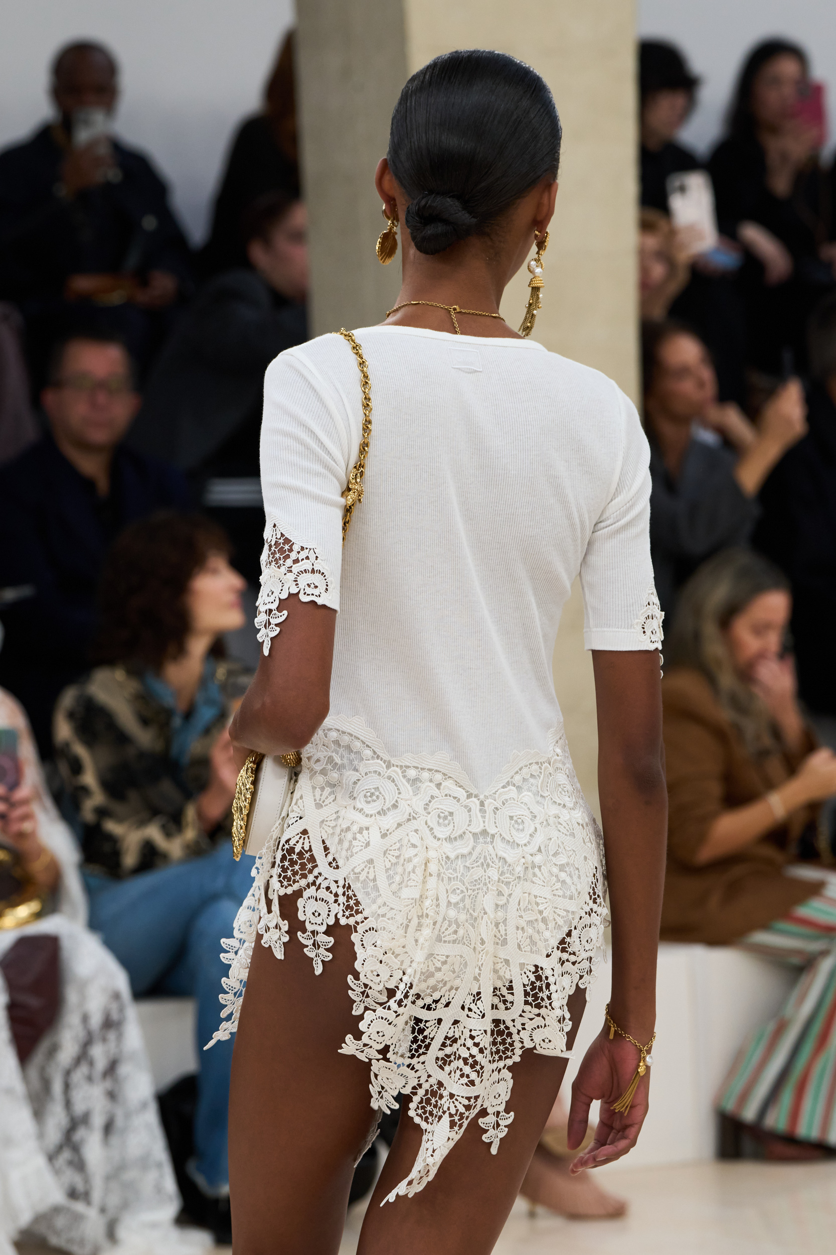 Chloe Spring 2025 Fashion Show Details