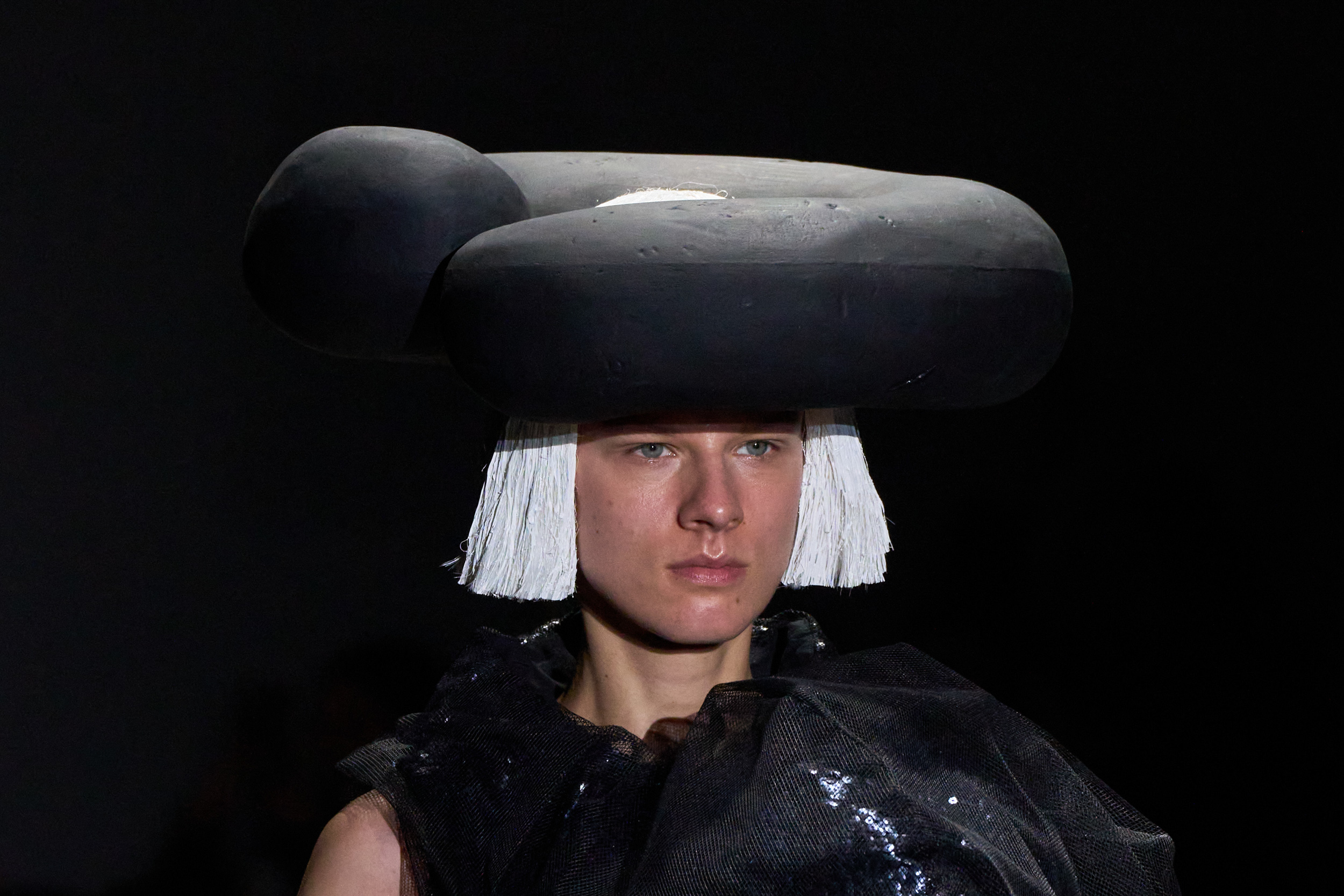 Comme Des Garcons Spring 2025 Fashion Show Details