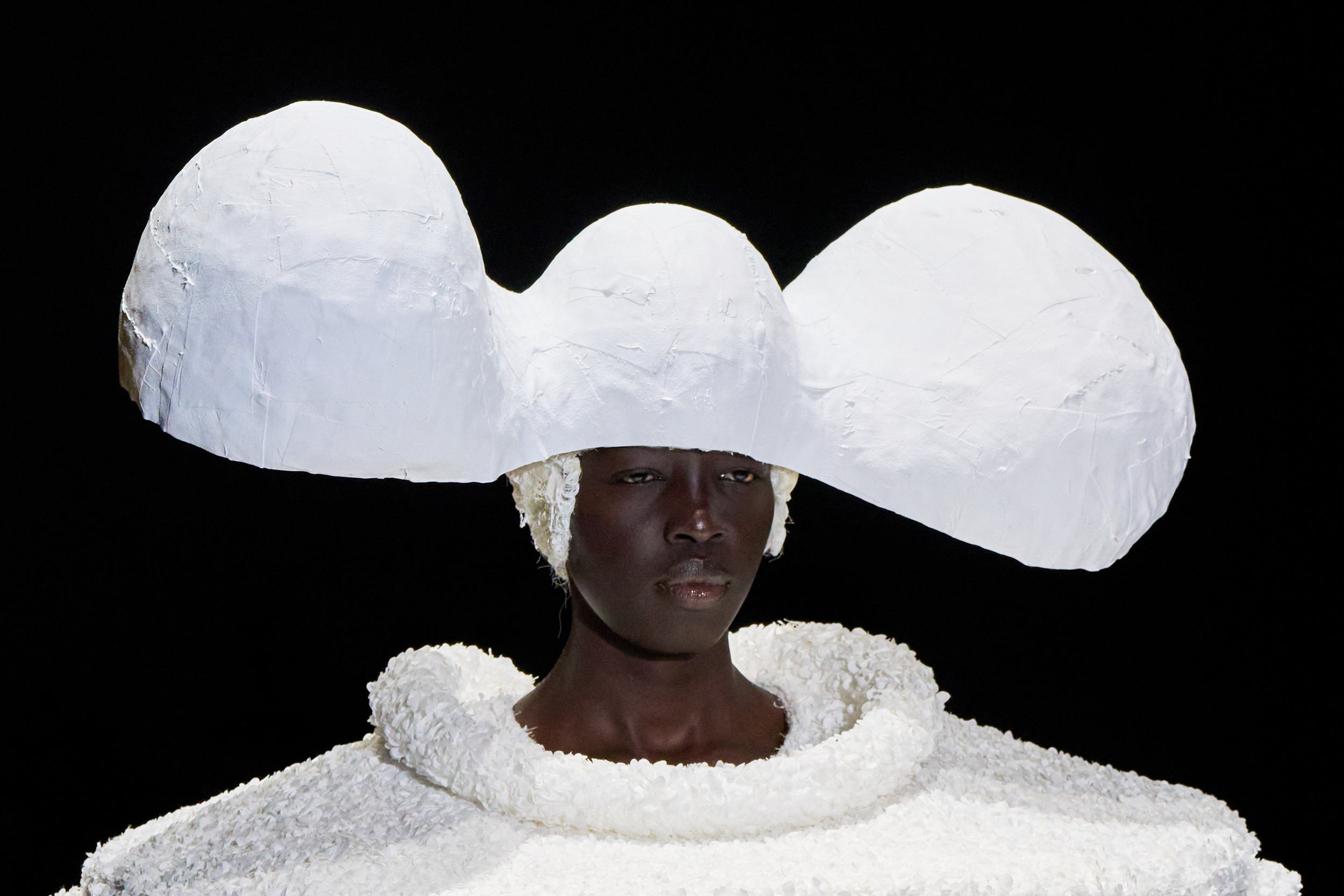 Comme Des Garcons Spring 2025 Fashion Show Details