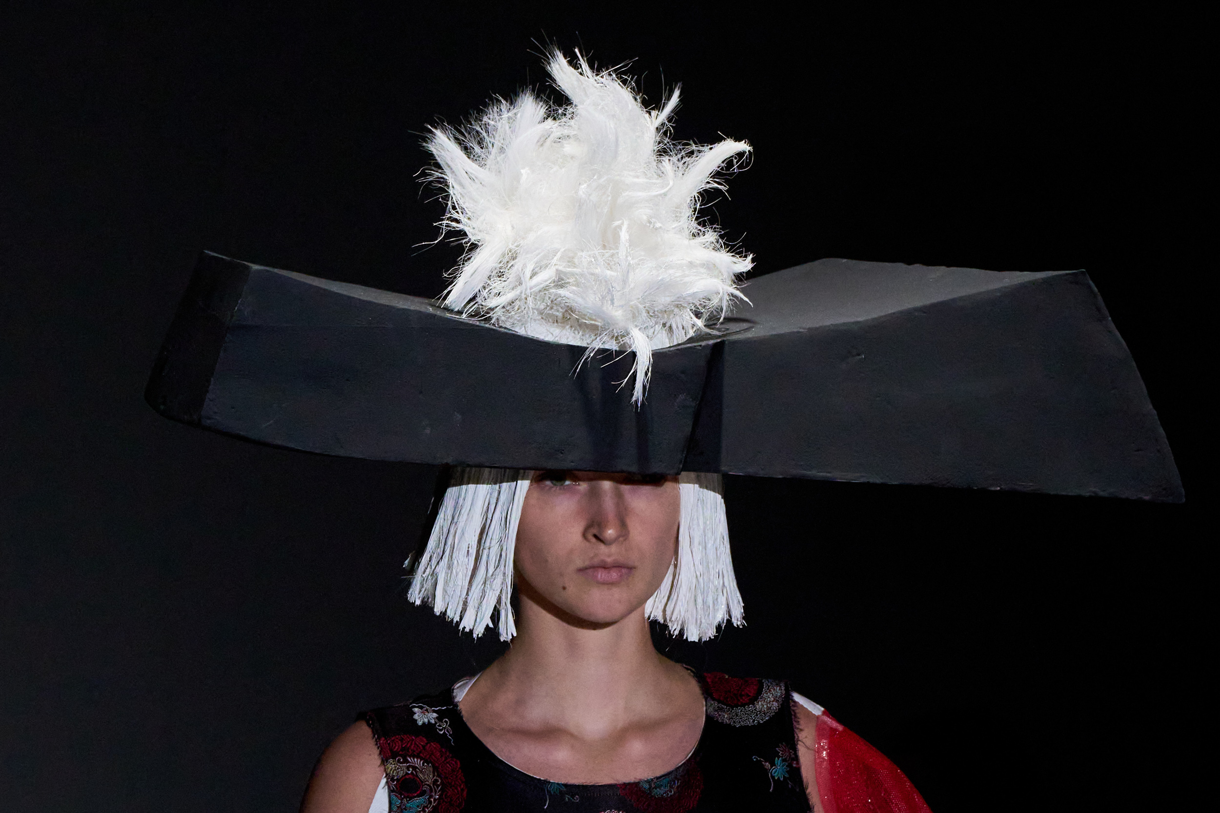 Comme Des Garcons Spring 2025 Fashion Show Details