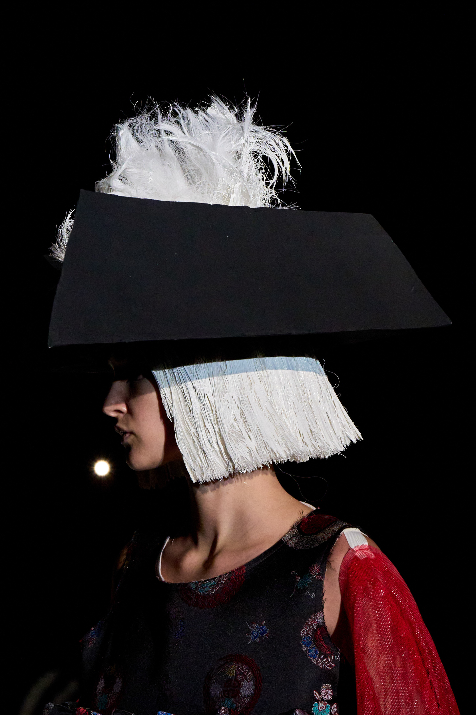 Comme Des Garcons Spring 2025 Fashion Show Details