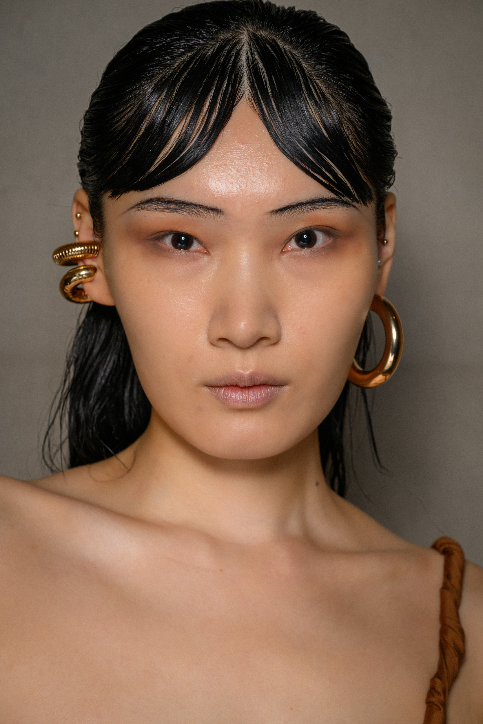 Phan Dang Hoang Spring 2025 Fashion Show Backstage