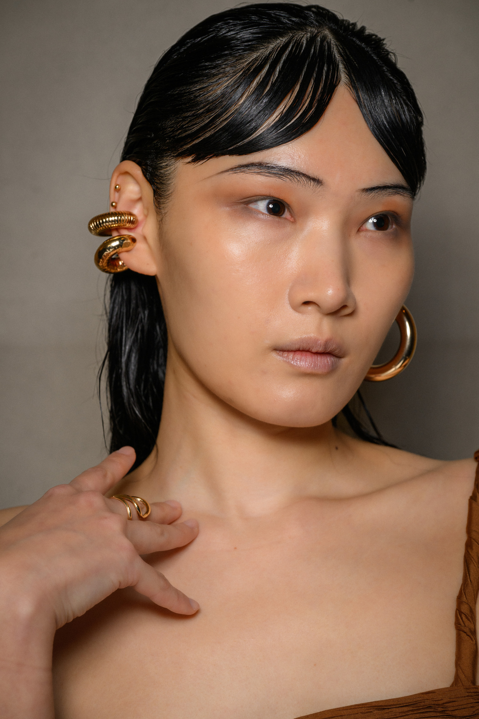 Phan Dang Hoang Spring 2025 Fashion Show Backstage