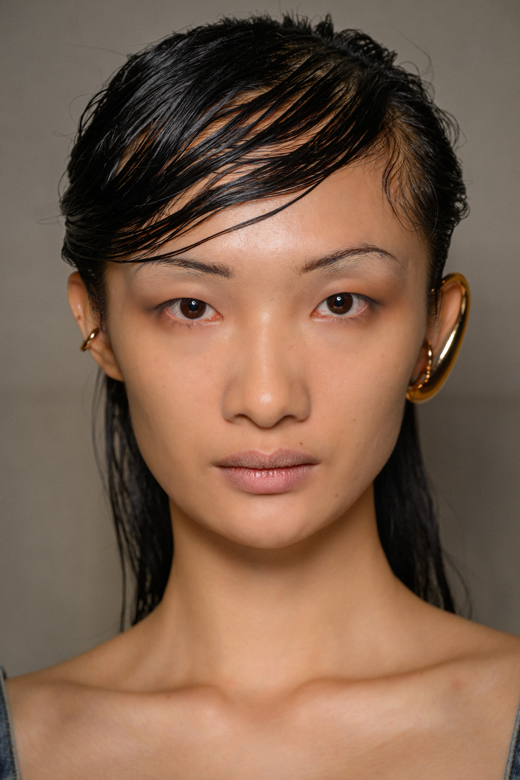 Phan Dang Hoang Spring 2025 Fashion Show Backstage