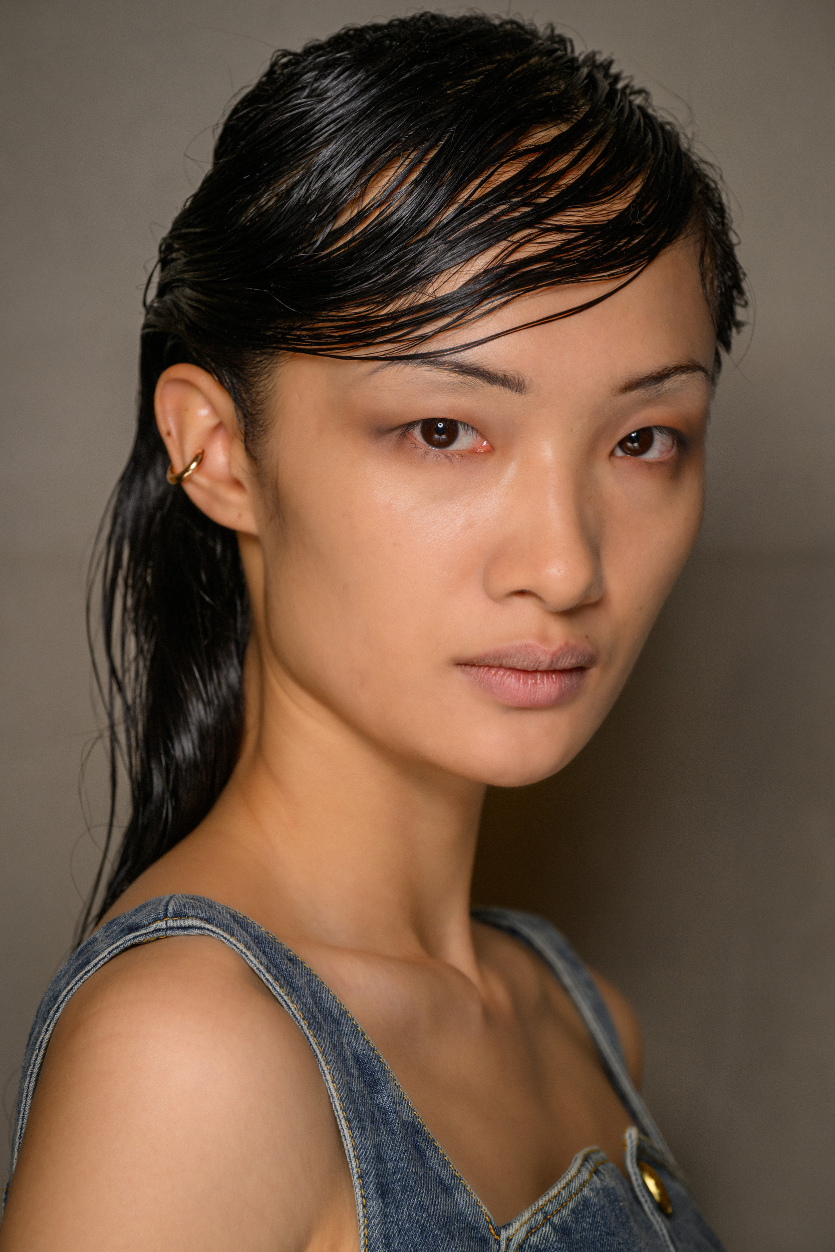 Phan Dang Hoang Spring 2025 Fashion Show Backstage