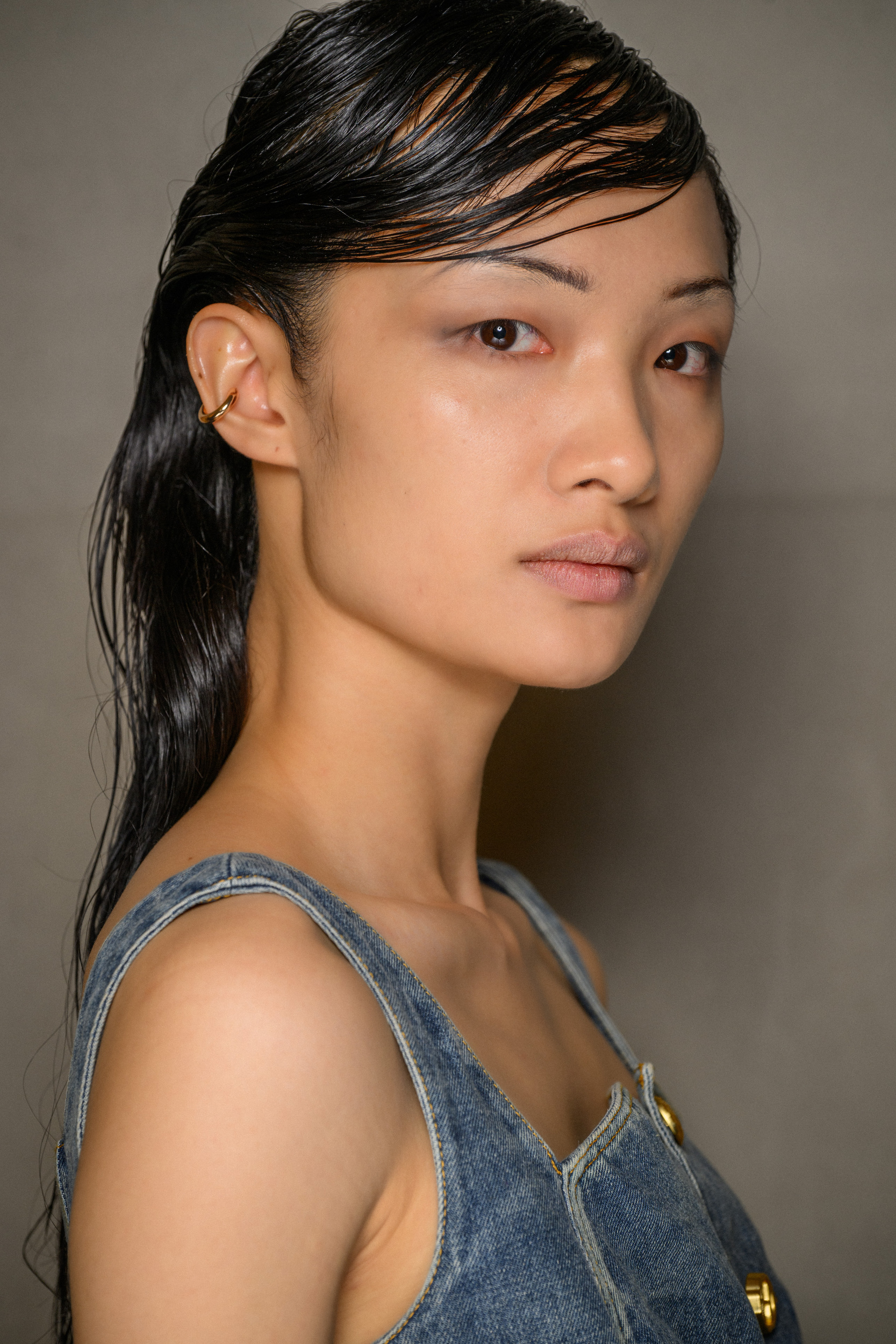 Phan Dang Hoang Spring 2025 Fashion Show Backstage