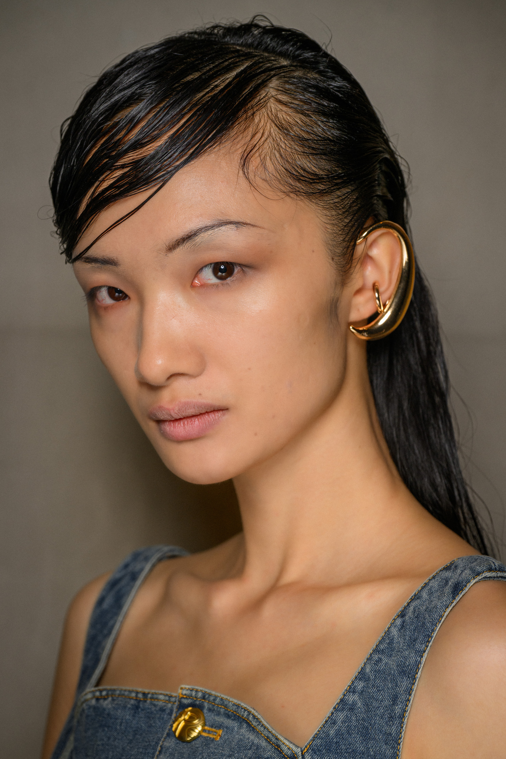 Phan Dang Hoang Spring 2025 Fashion Show Backstage