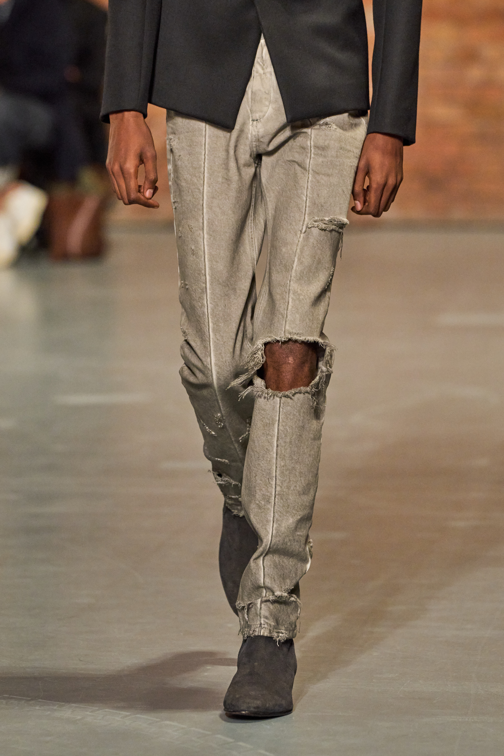 Aaron Esh Spring 2025 Fashion Show Details