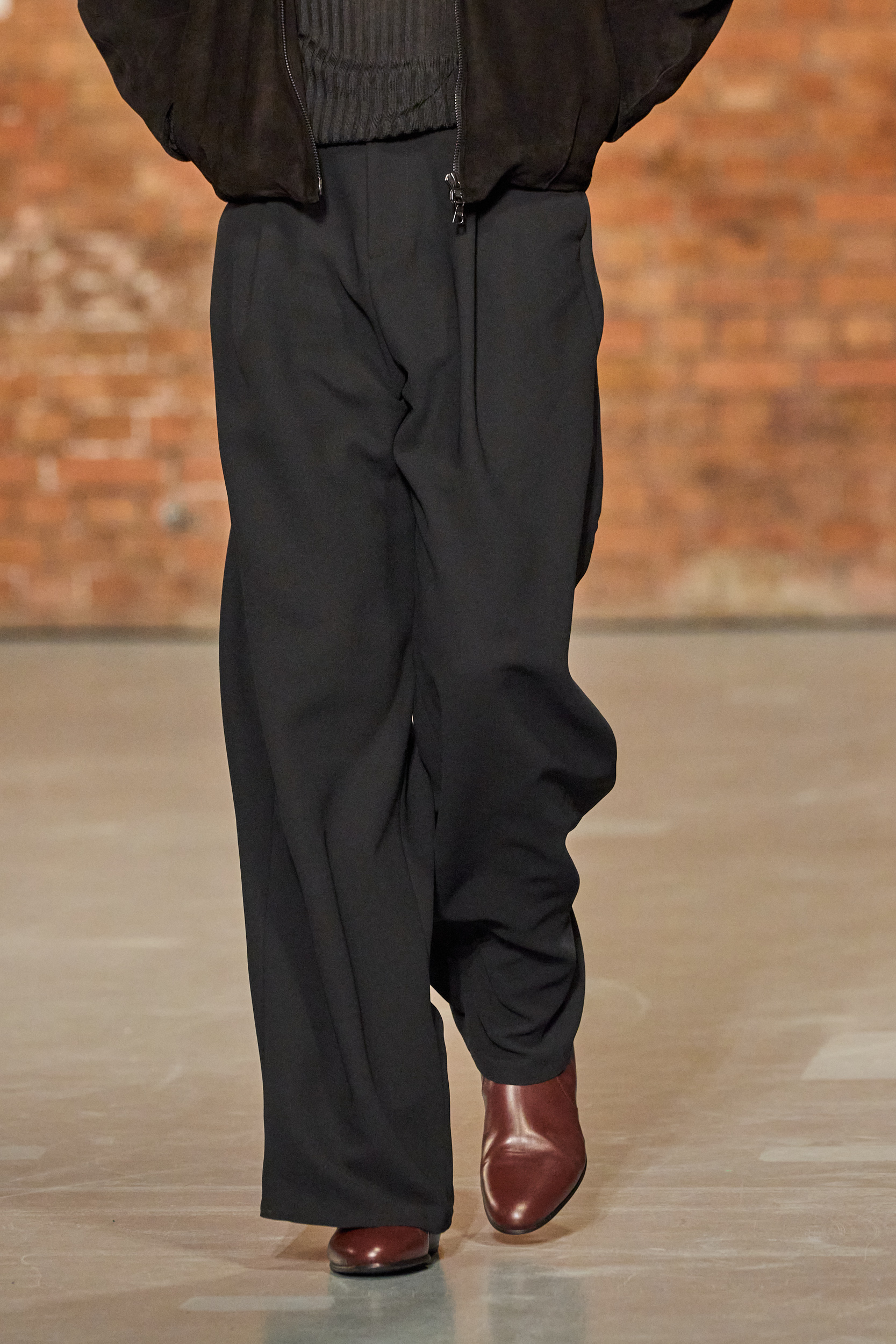 Aaron Esh Spring 2025 Fashion Show Details