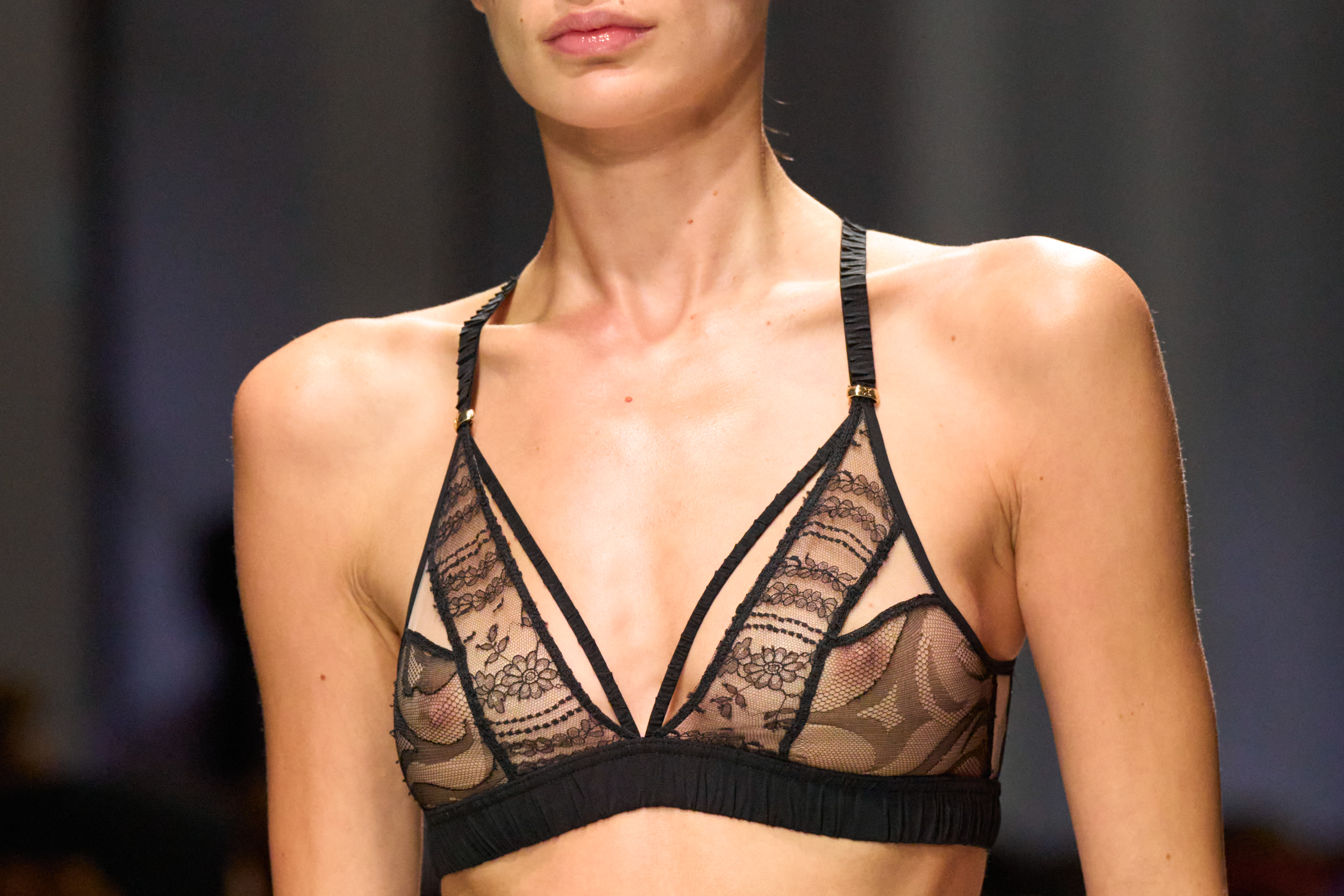 Ester Manas Spring 2025 Fashion Show Details