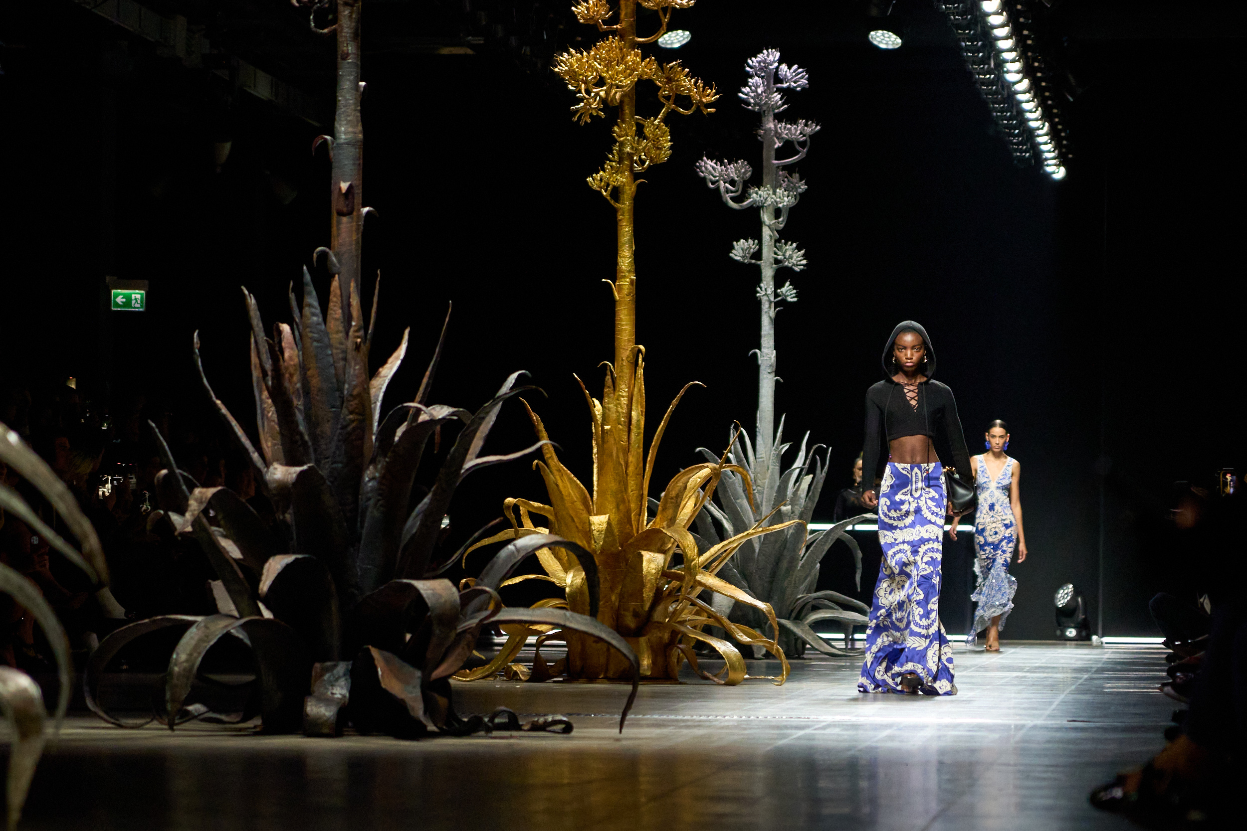 Etro Spring 2025 Fashion Show Atmosphere