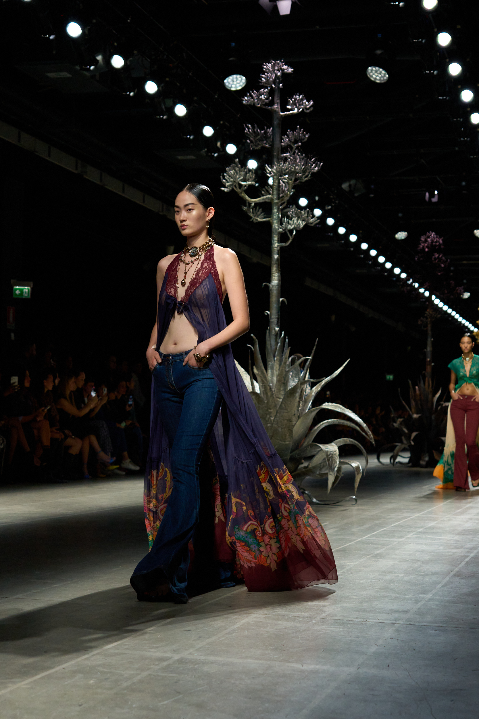 Etro Spring 2025 Fashion Show Atmosphere