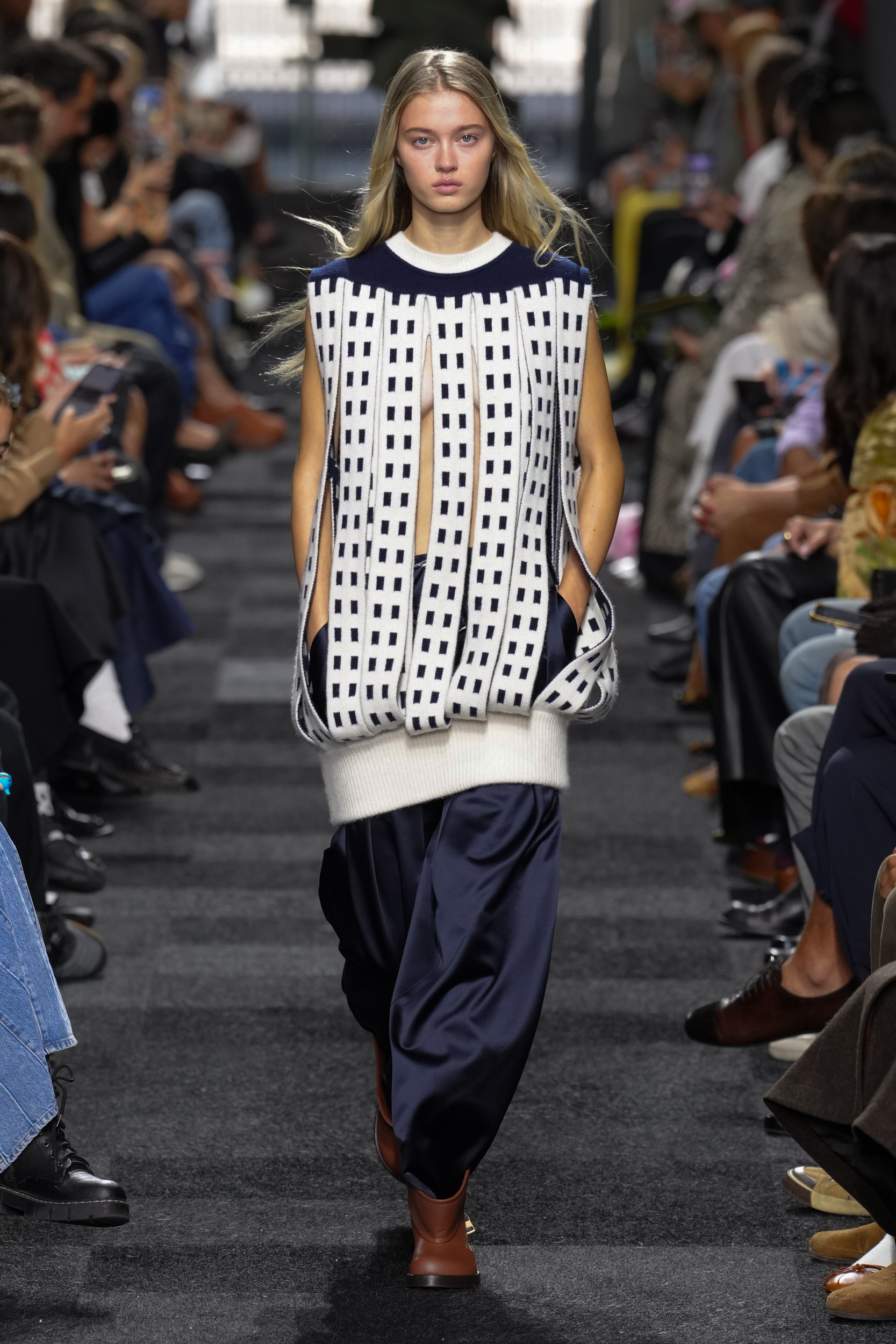 Jw Anderson Spring 2025 Fashion Show