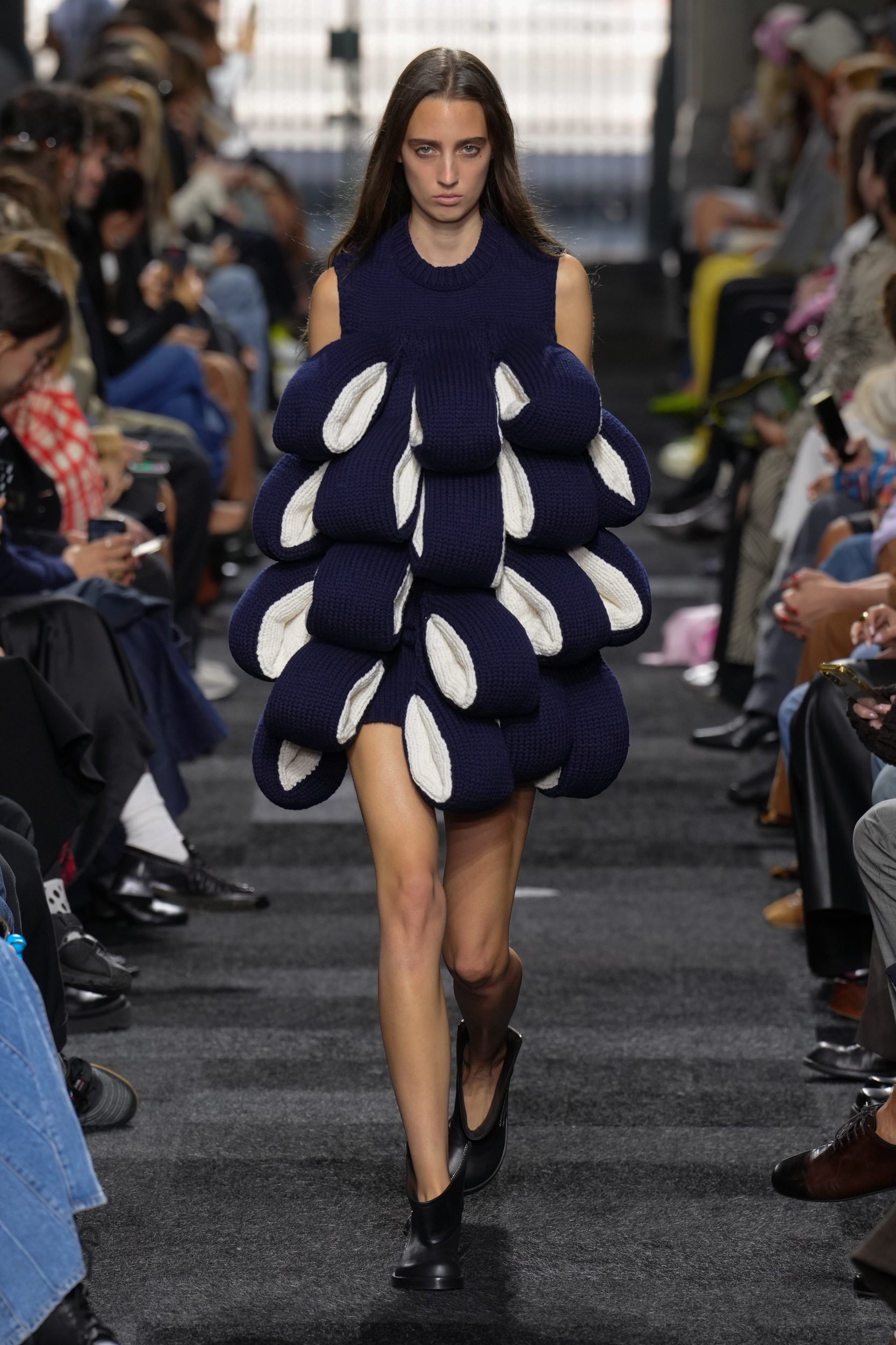 Jw Anderson Spring 2025 Fashion Show