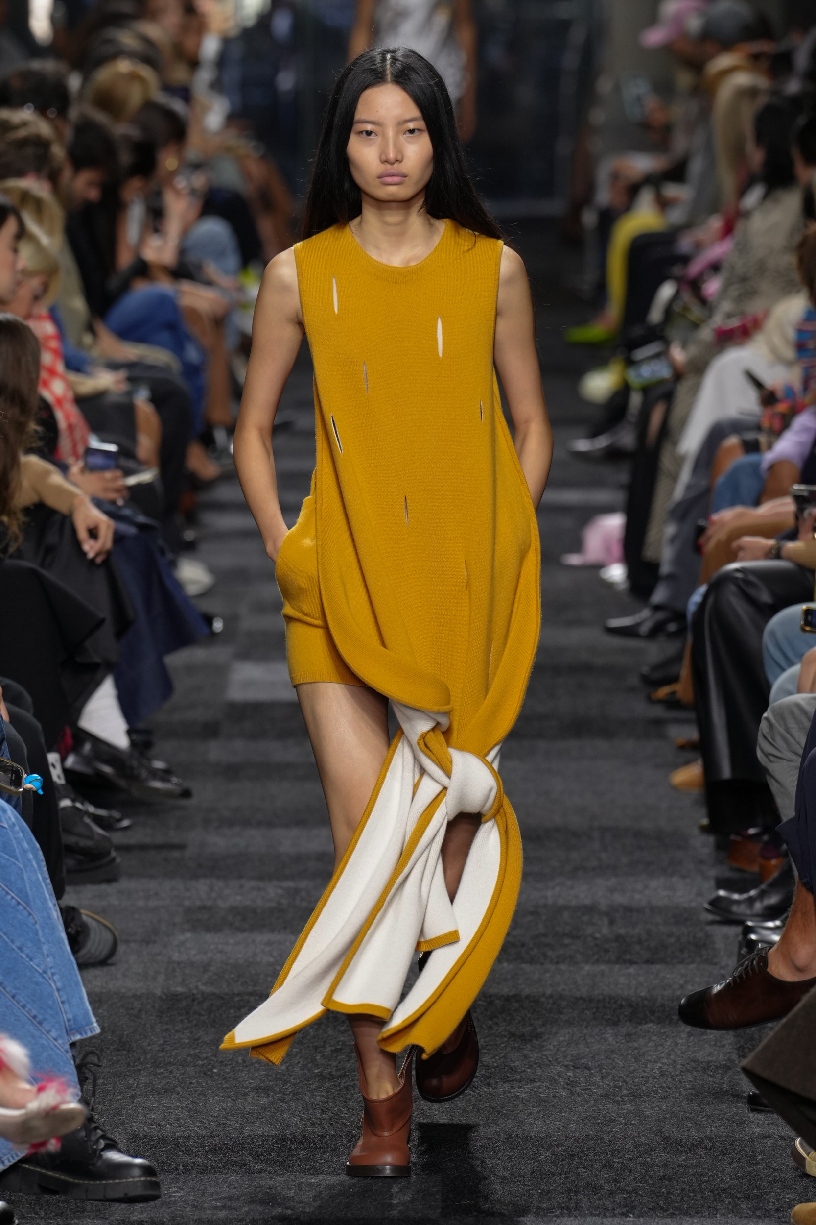 Jw Anderson Spring 2025 Fashion Show