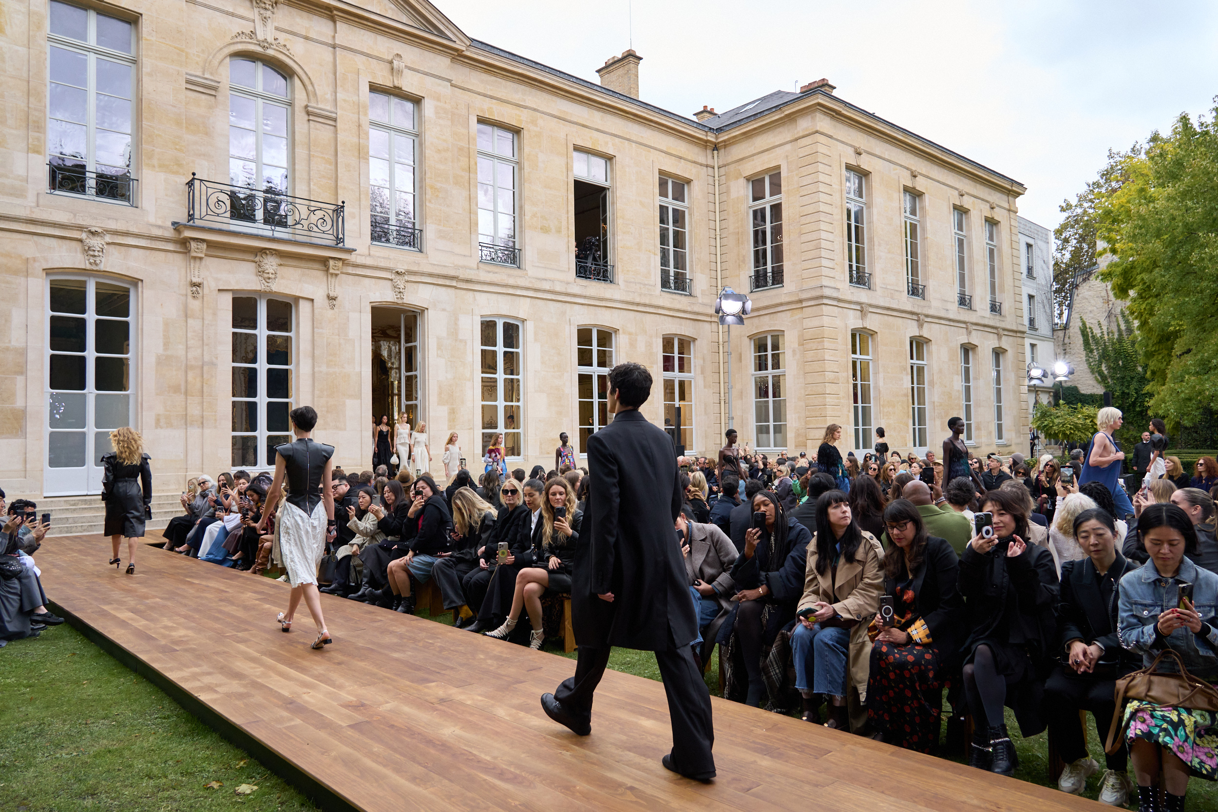 Gabriela Hearst Spring 2025 Fashion Show Atmosphere