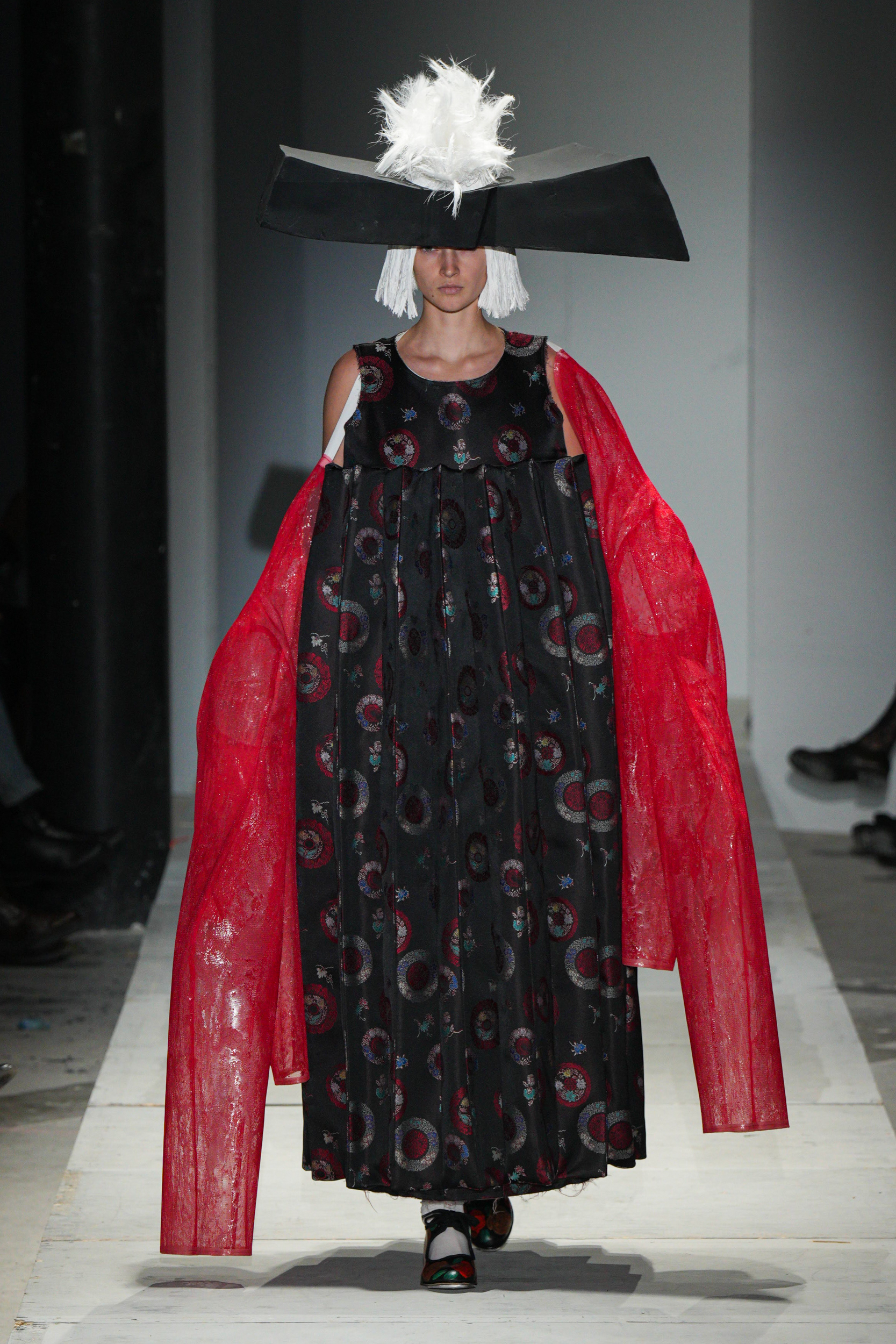 Comme Des Garcons Spring 2025 Fashion Show