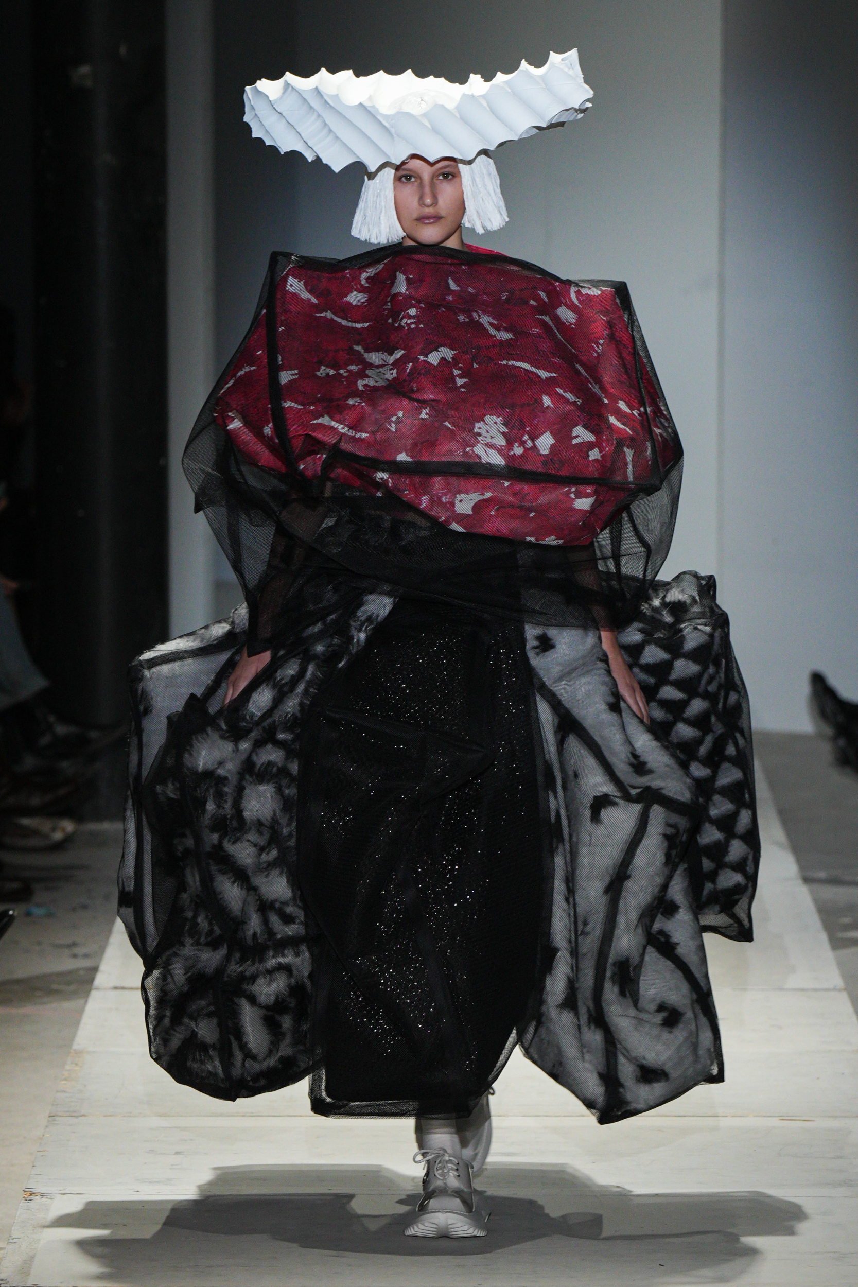 Comme Des Garcons Spring 2025 Fashion Show