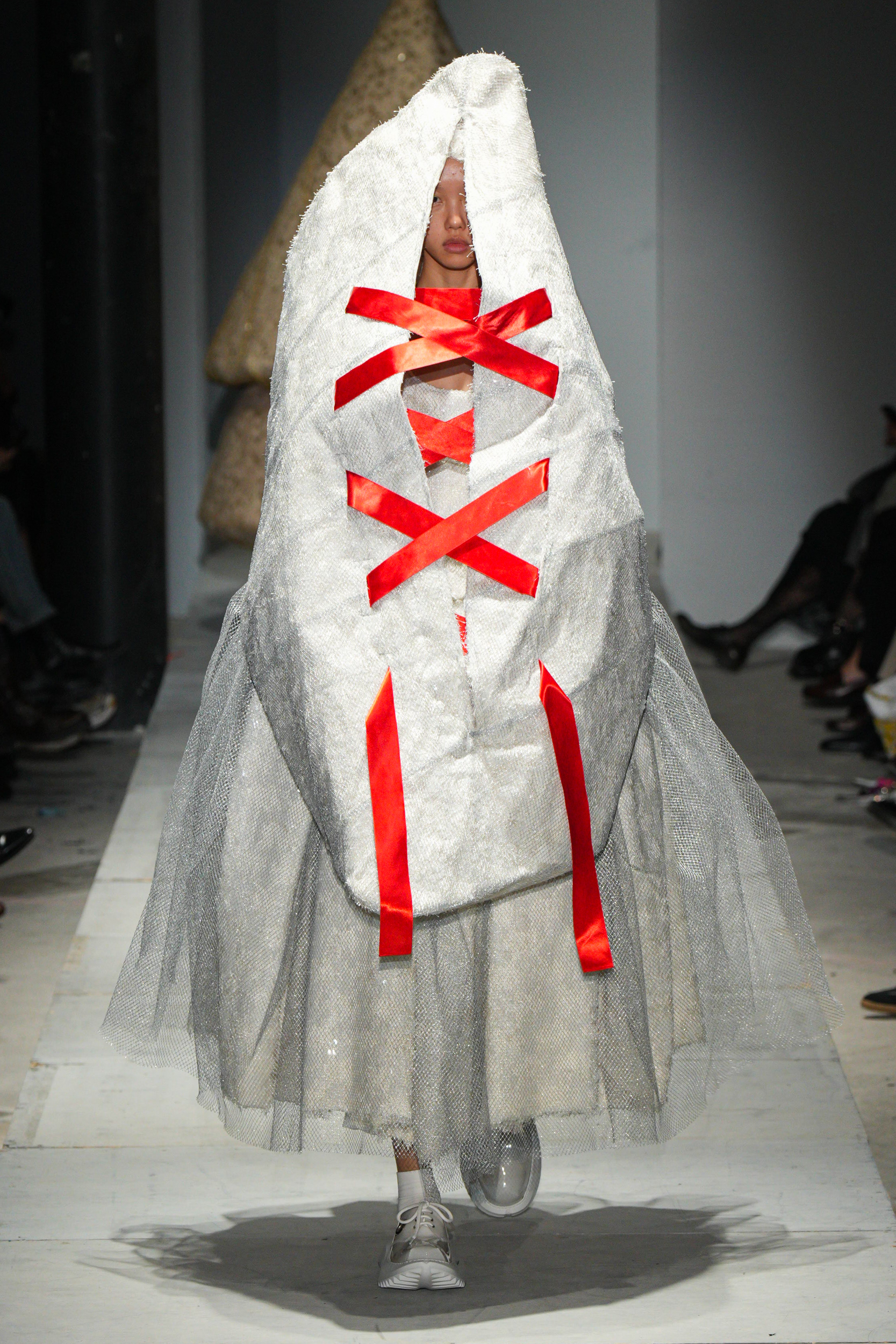 Comme Des Garcons Spring 2025 Fashion Show