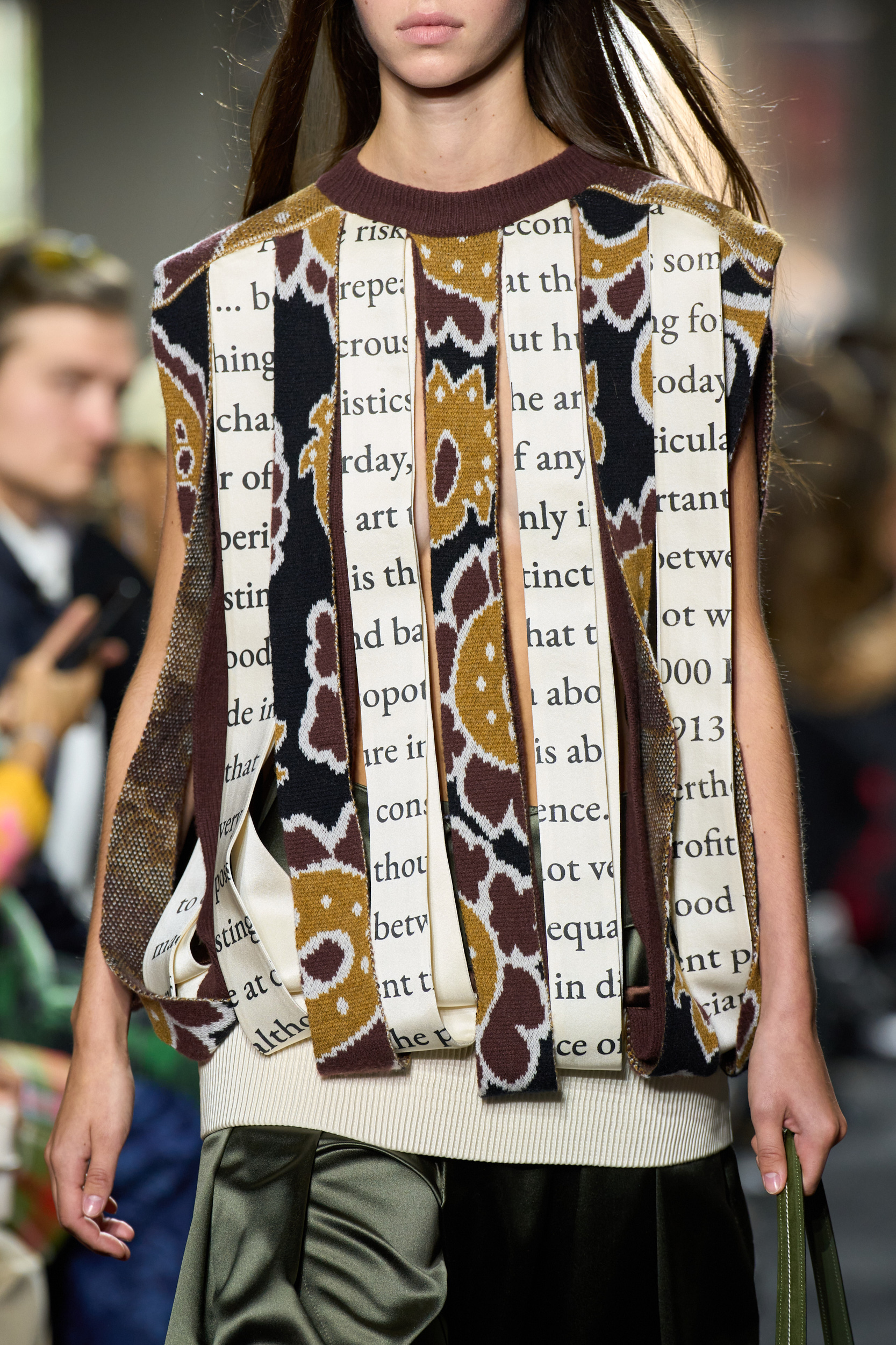 Jw Anderson Spring 2025 Fashion Show Details