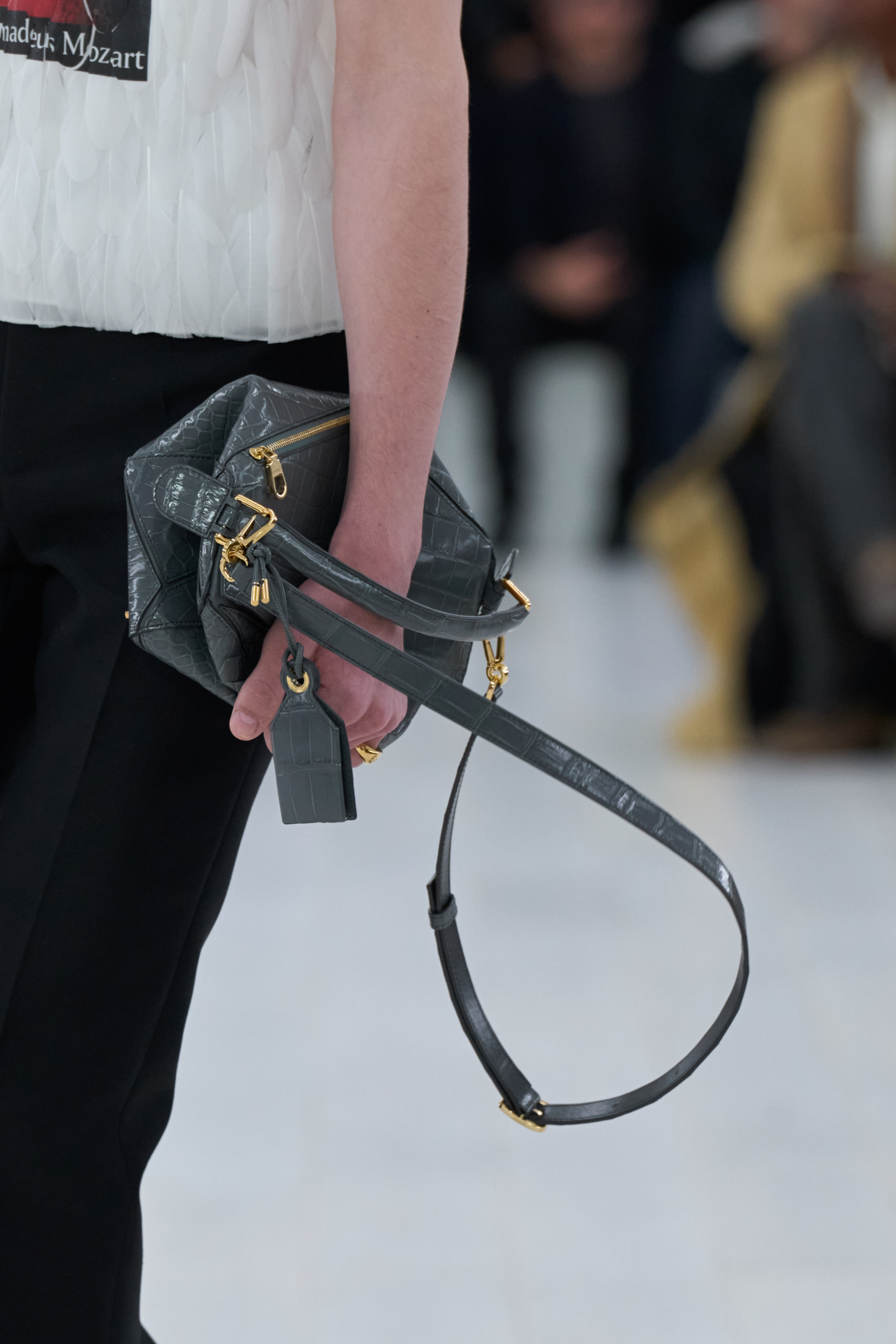 Loewe Spring 2025 Fashion Show Details