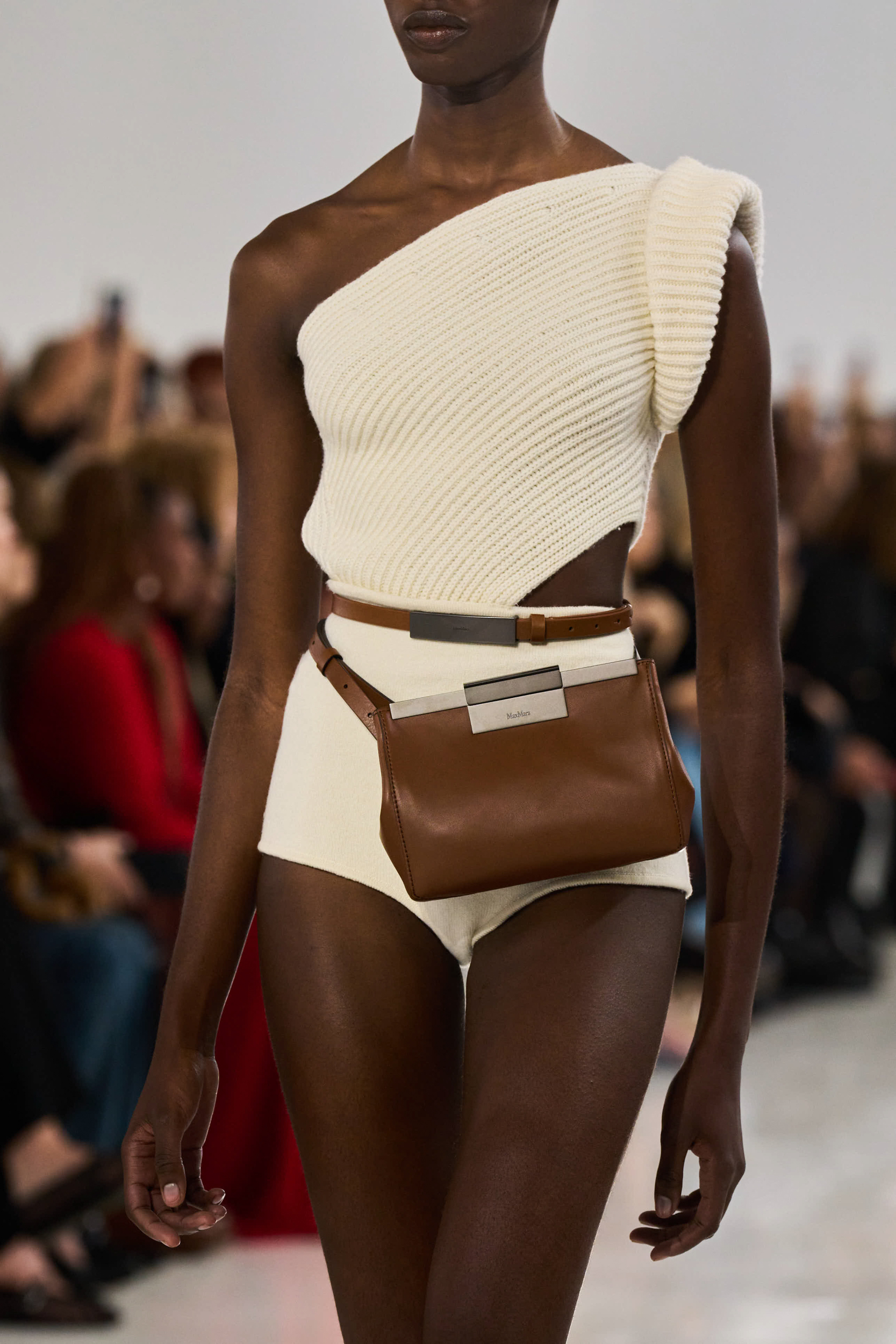 Max Mara Spring 2025 Fashion Show Details