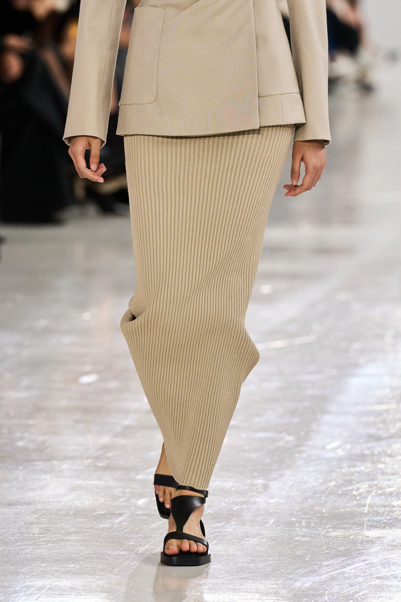 Max Mara Spring 2025 Fashion Show Details