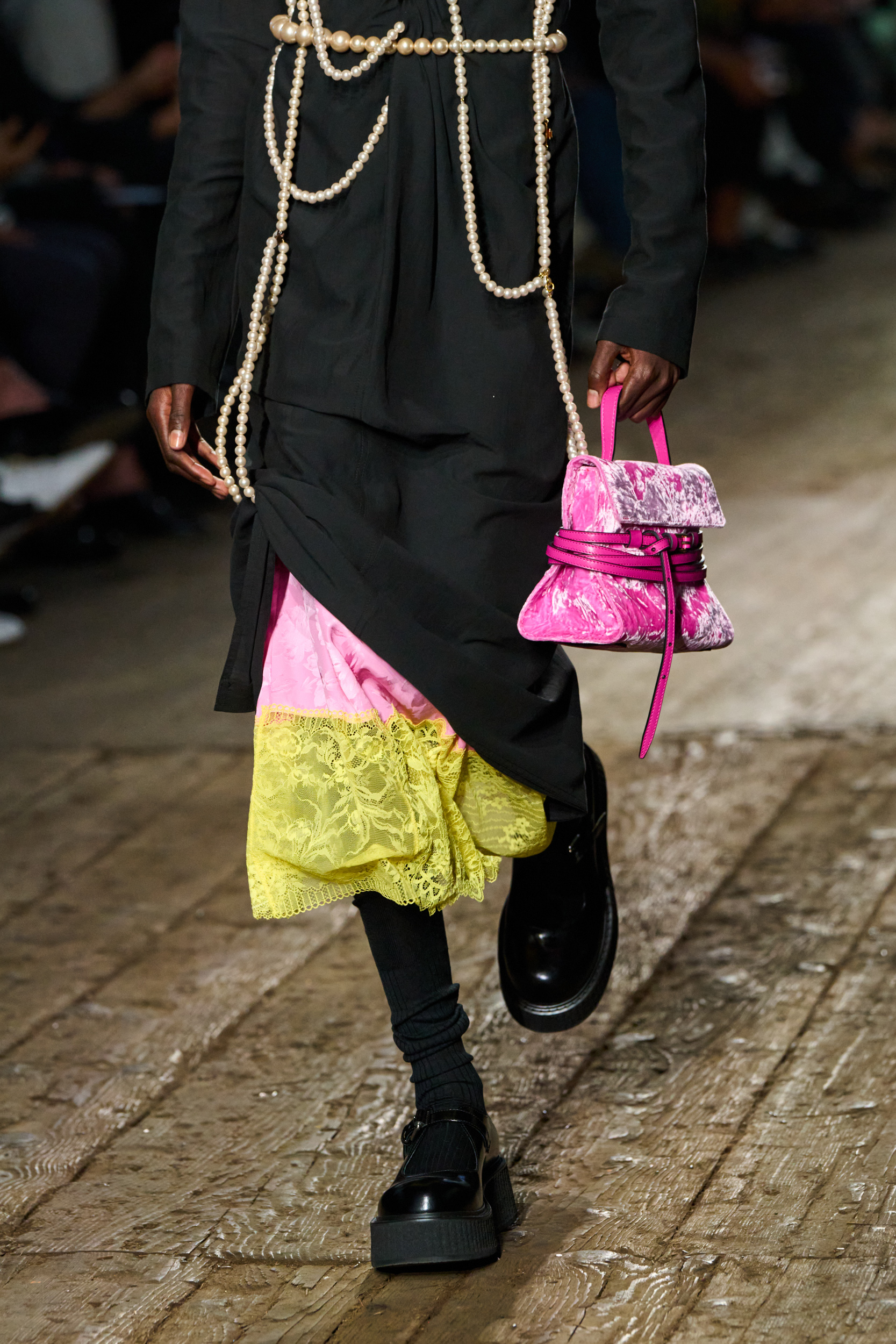 Moschino Spring 2025 Fashion Show Details