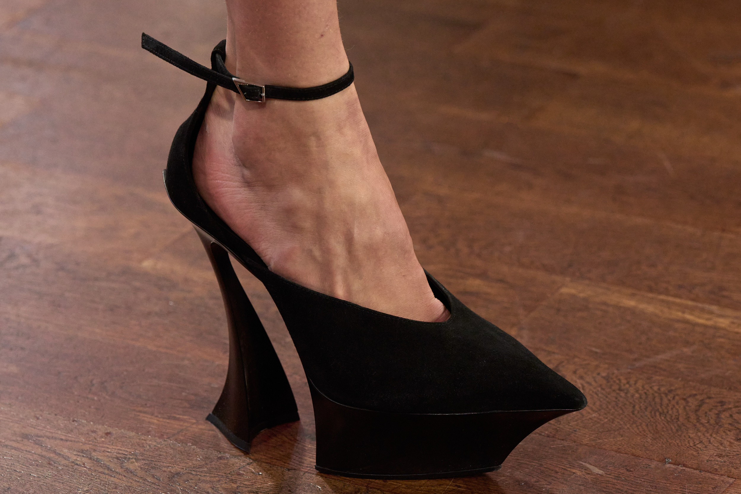 Mugler Spring 2025 Fashion Show Details