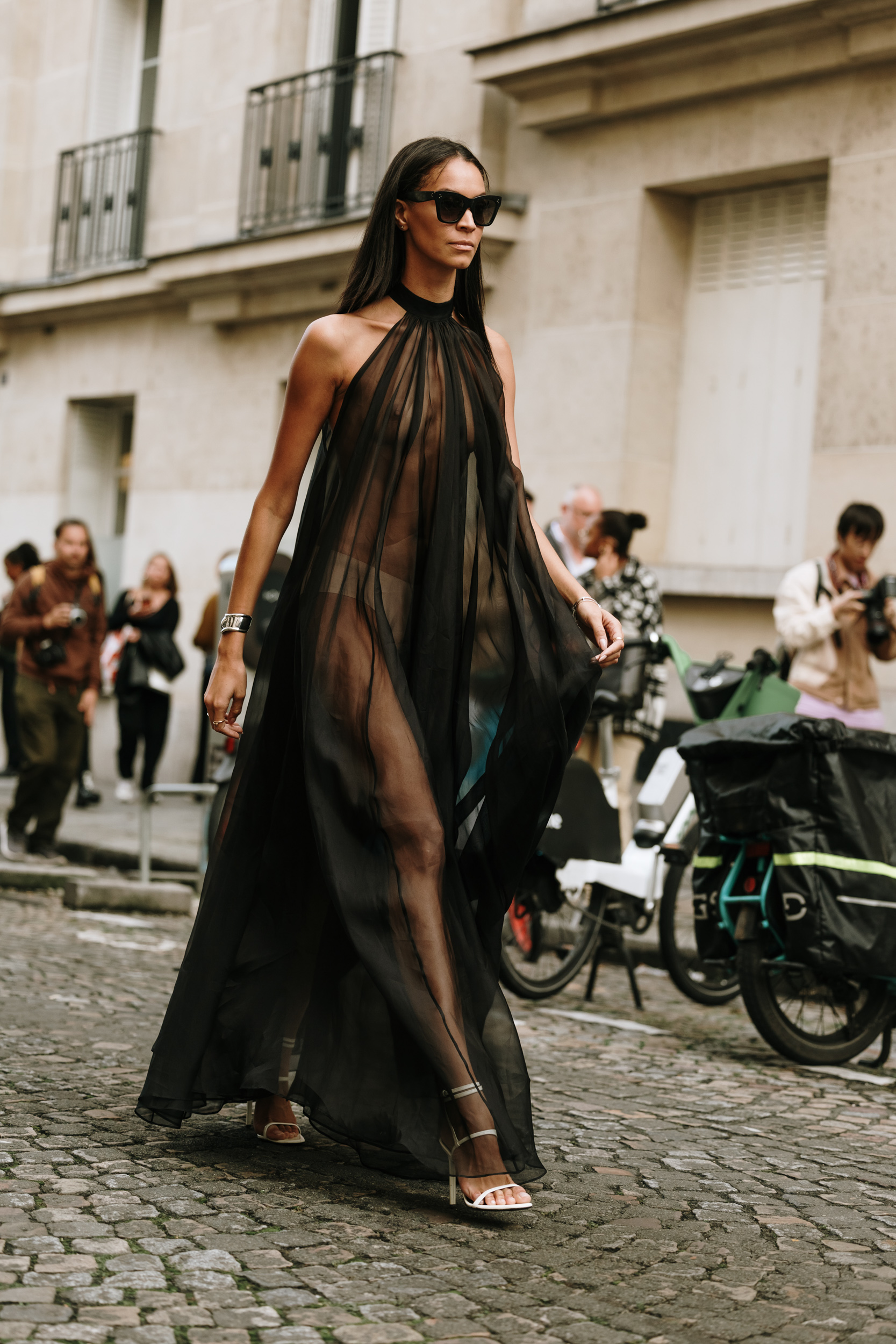 Paris Street Style Spring 2025 Shows