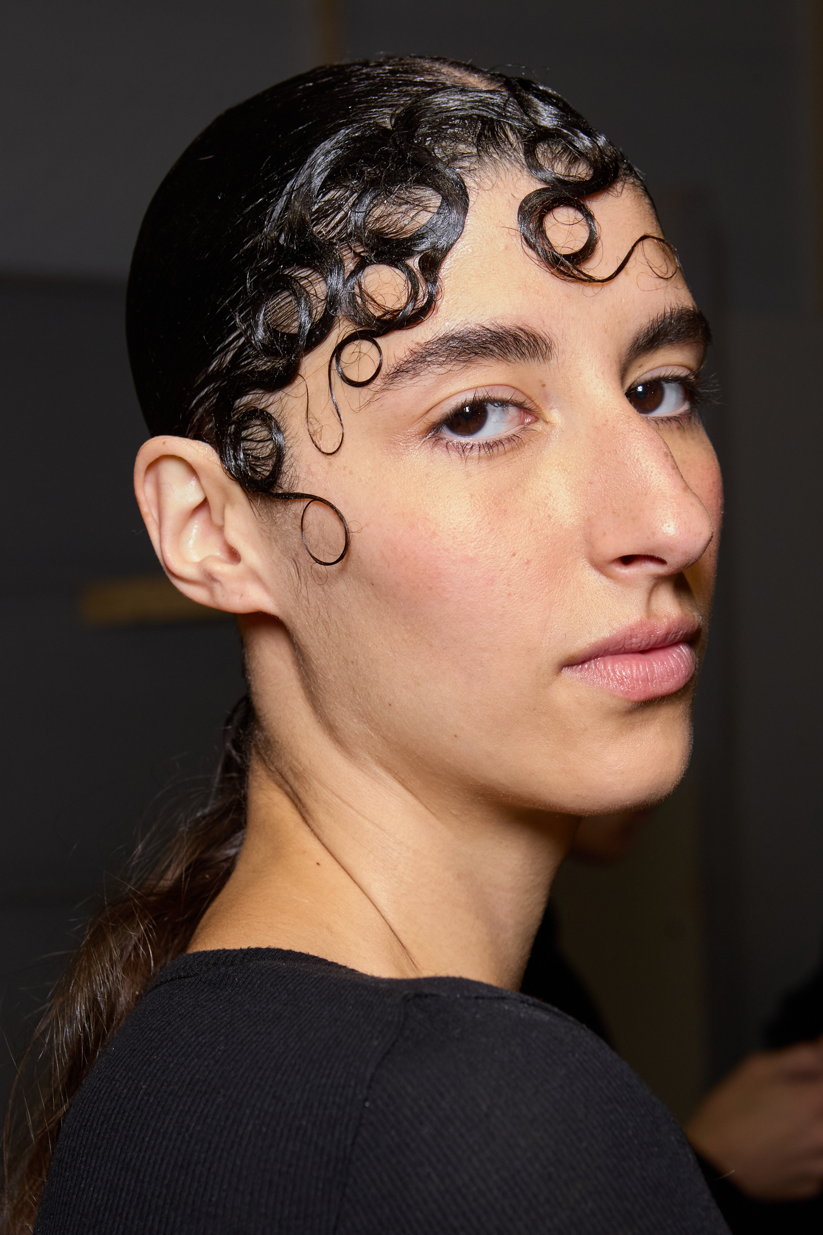 Shuting Qiu Spring 2025 Fashion Show Backstage