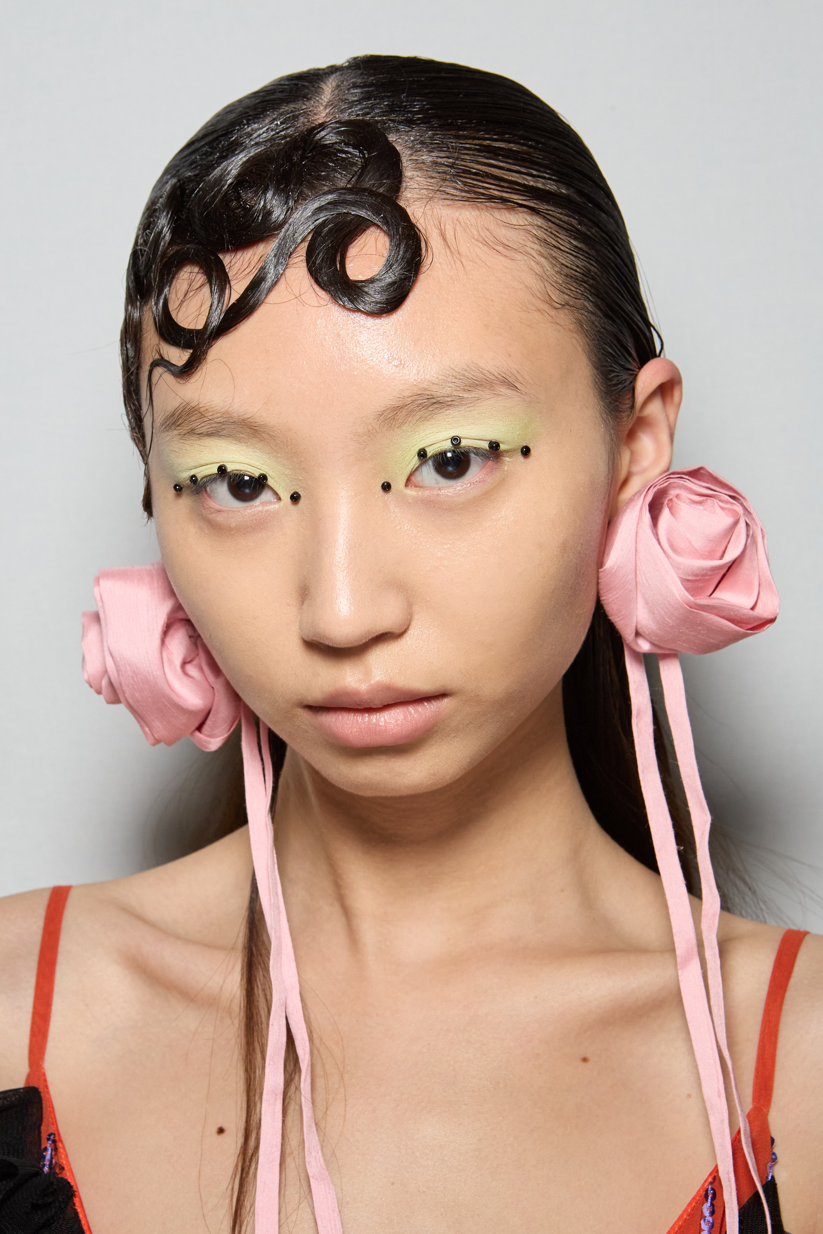 Shuting Qiu Spring 2025 Fashion Show Backstage