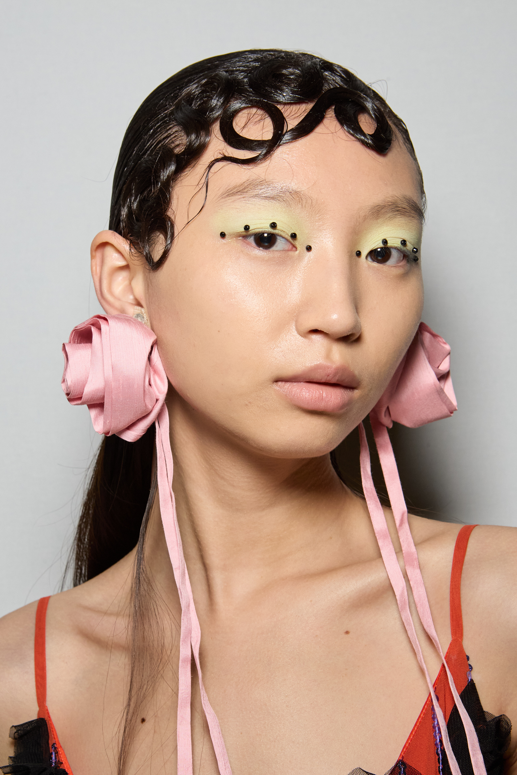 Shuting Qiu Spring 2025 Fashion Show Backstage