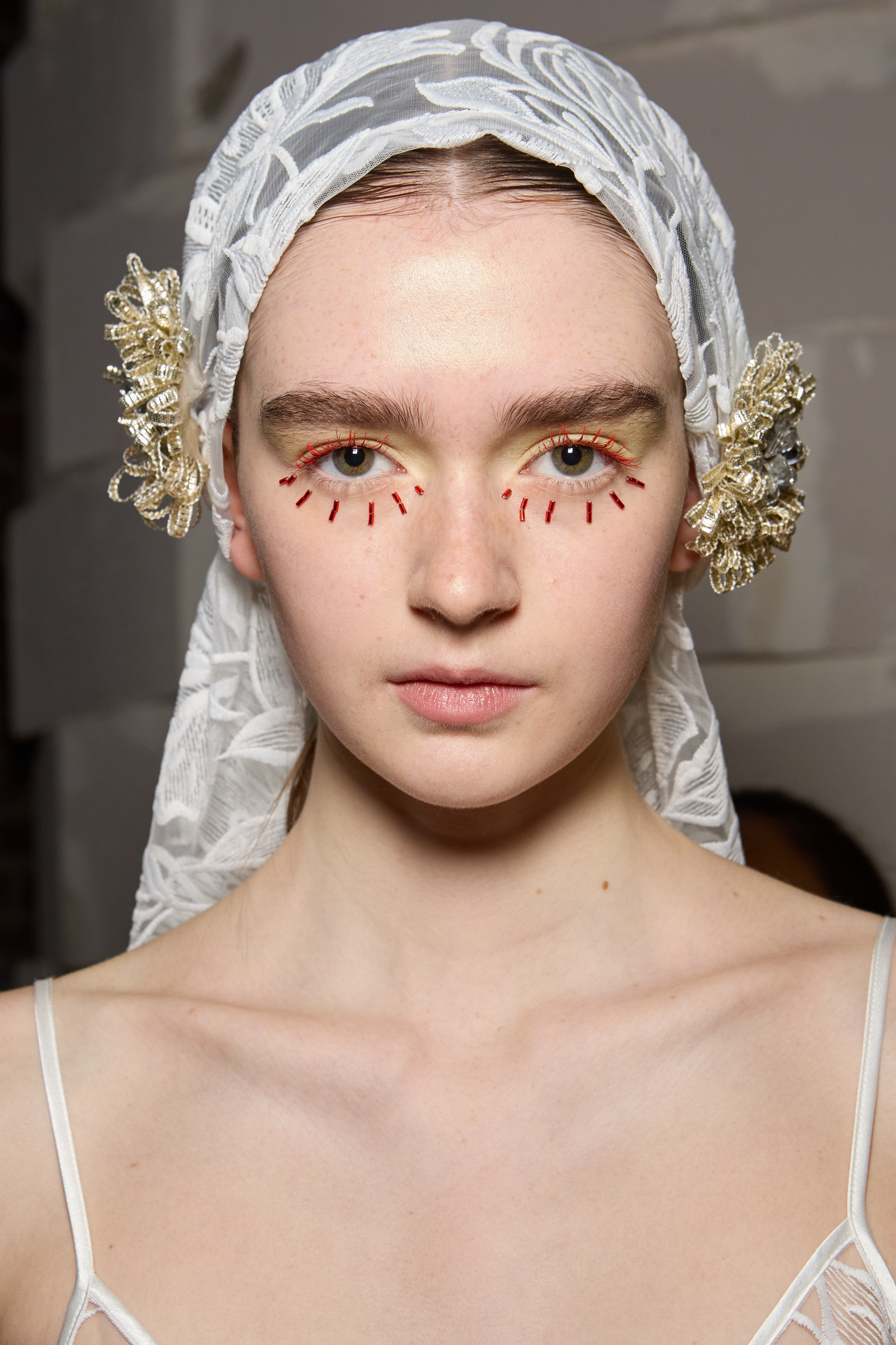 Shuting Qiu Spring 2025 Fashion Show Backstage