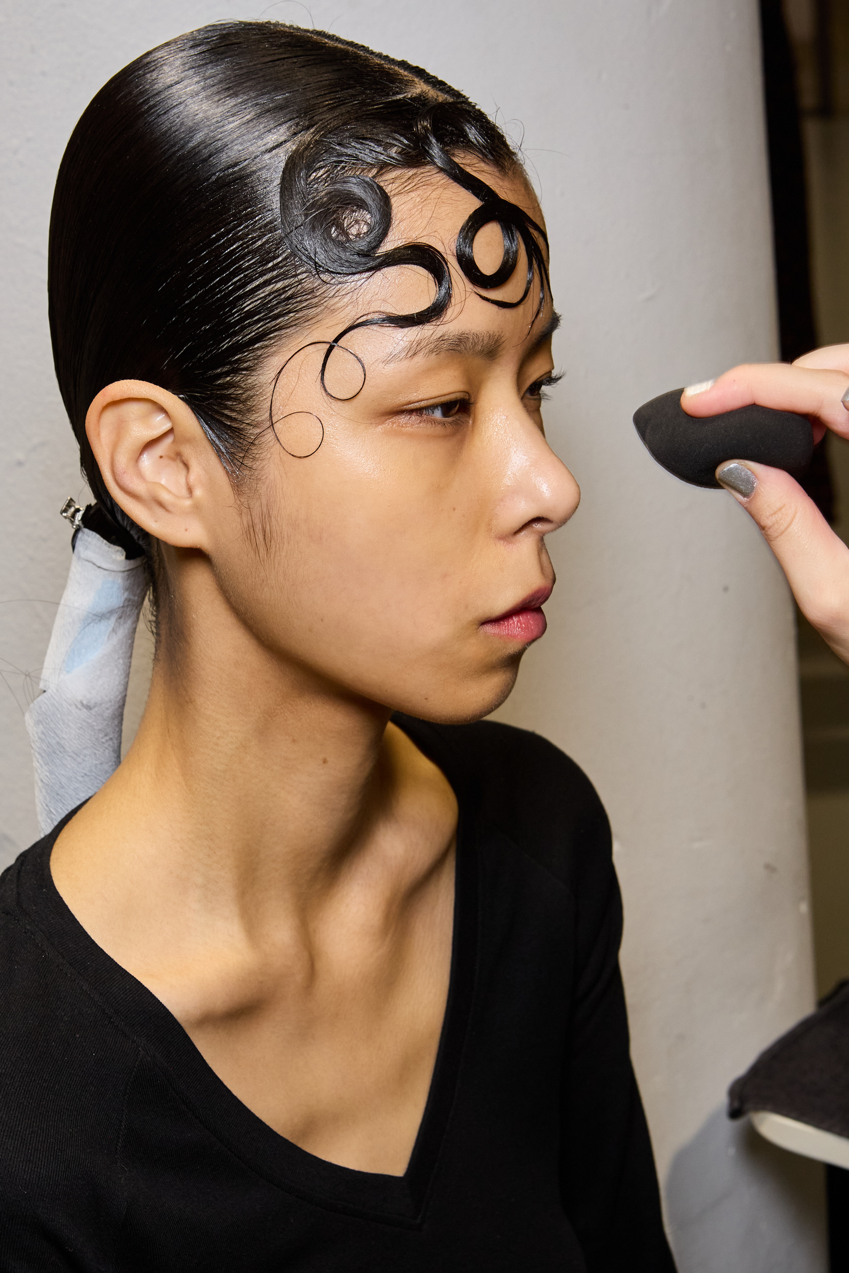 Shuting Qiu Spring 2025 Fashion Show Backstage