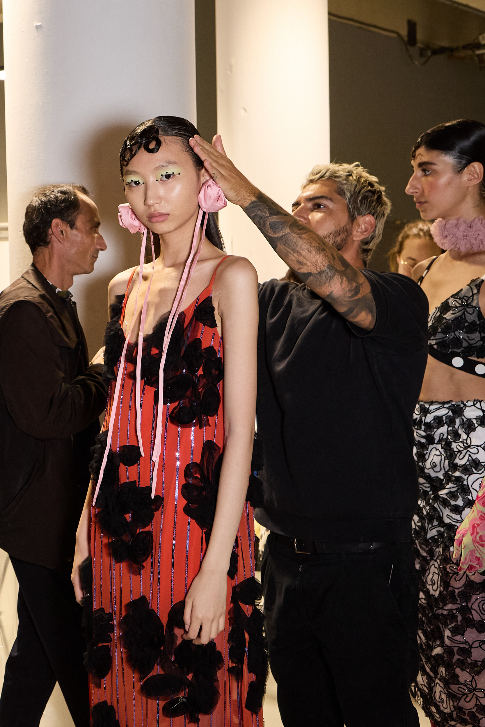 Shuting Qiu Spring 2025 Fashion Show Backstage