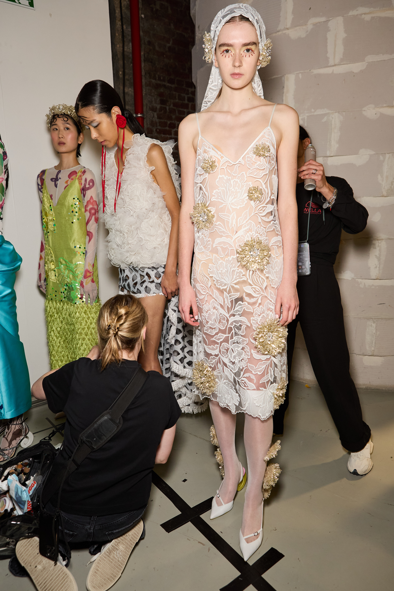 Shuting Qiu Spring 2025 Fashion Show Backstage