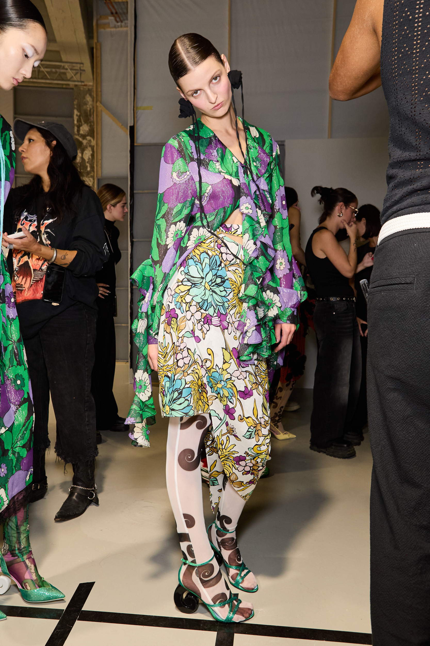 Shuting Qiu Spring 2025 Fashion Show Backstage