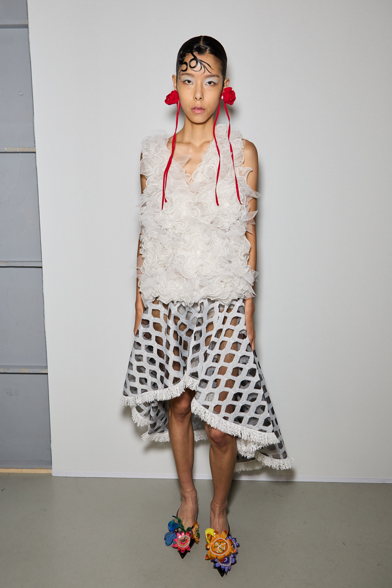 Shuting Qiu Spring 2025 Fashion Show Backstage