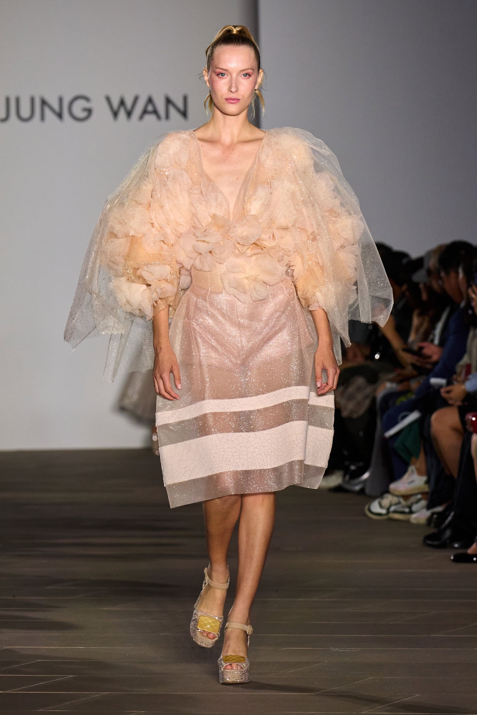 Son Jung Wan Spring 2025 Fashion Show