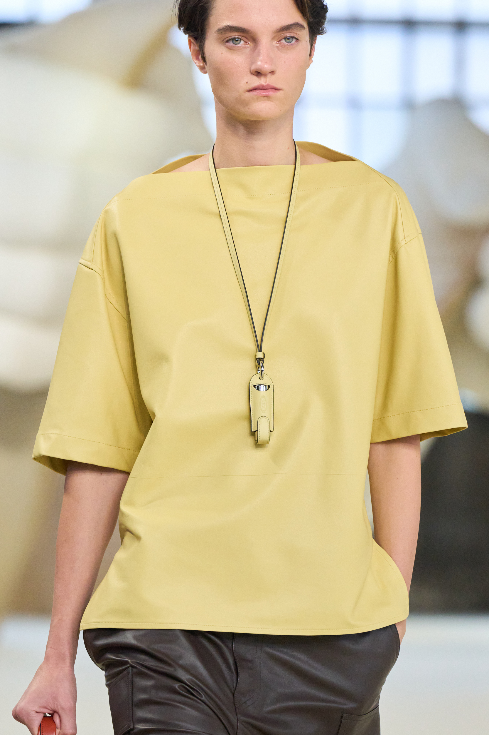 Tod S Spring 2025 Fashion Show Details