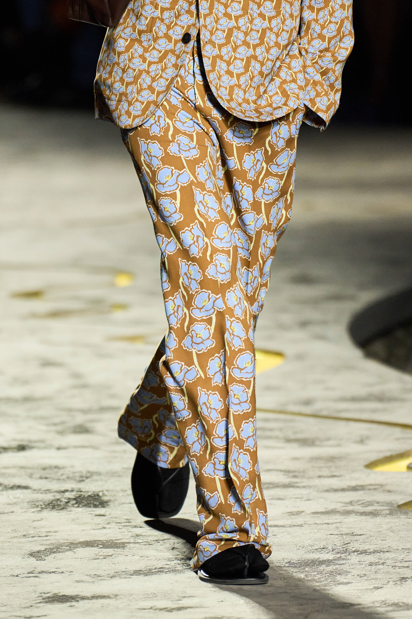 Versace Spring 2025 Fashion Show Details